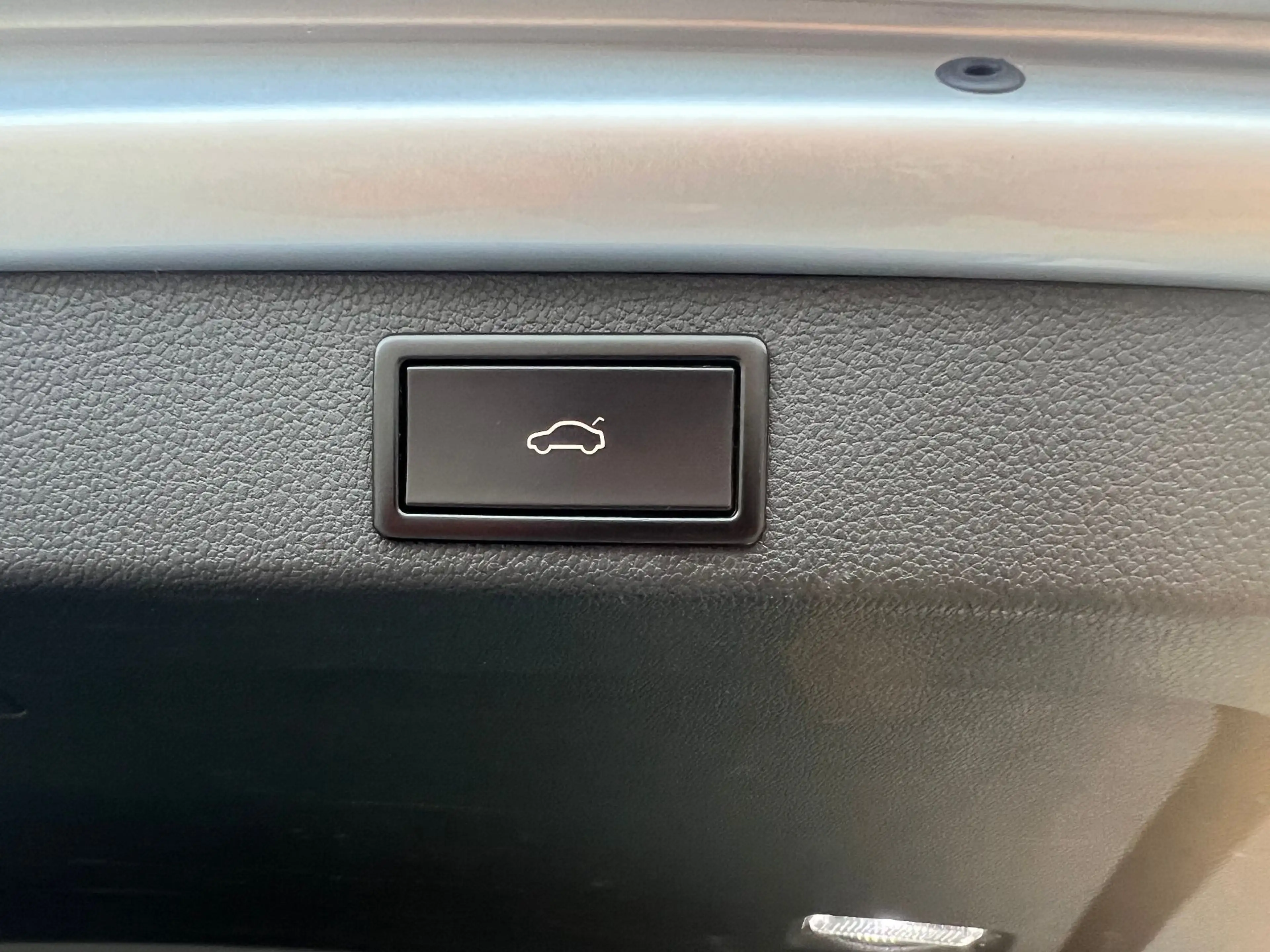 Skoda Superb Combi 2,0 TDI Style DSG — photo 10