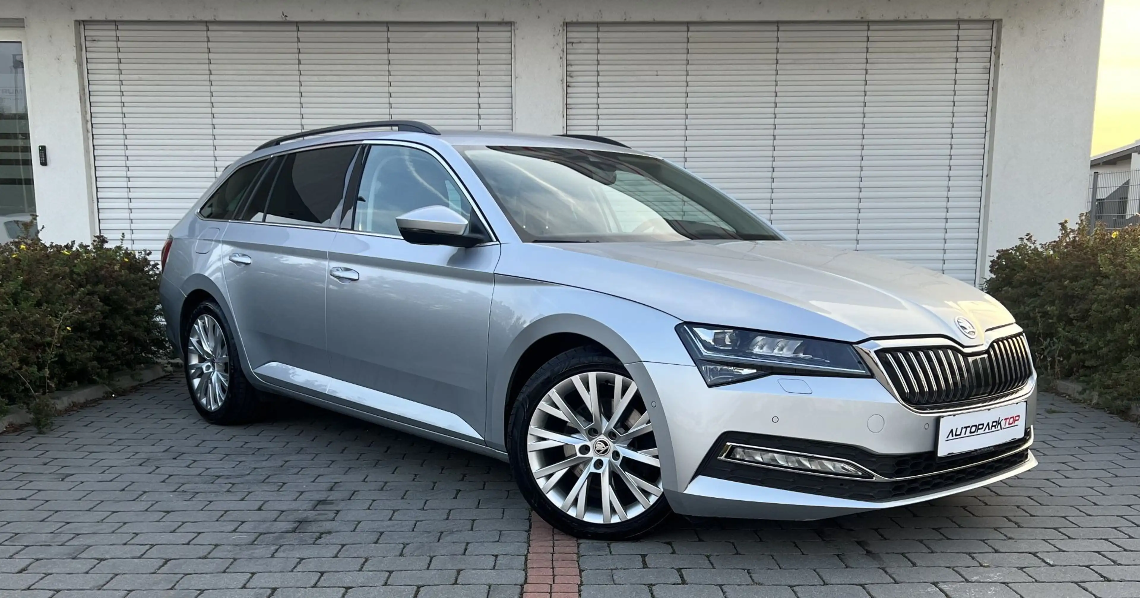 Skoda Superb Combi 2,0 TDI Style DSG — photo 3