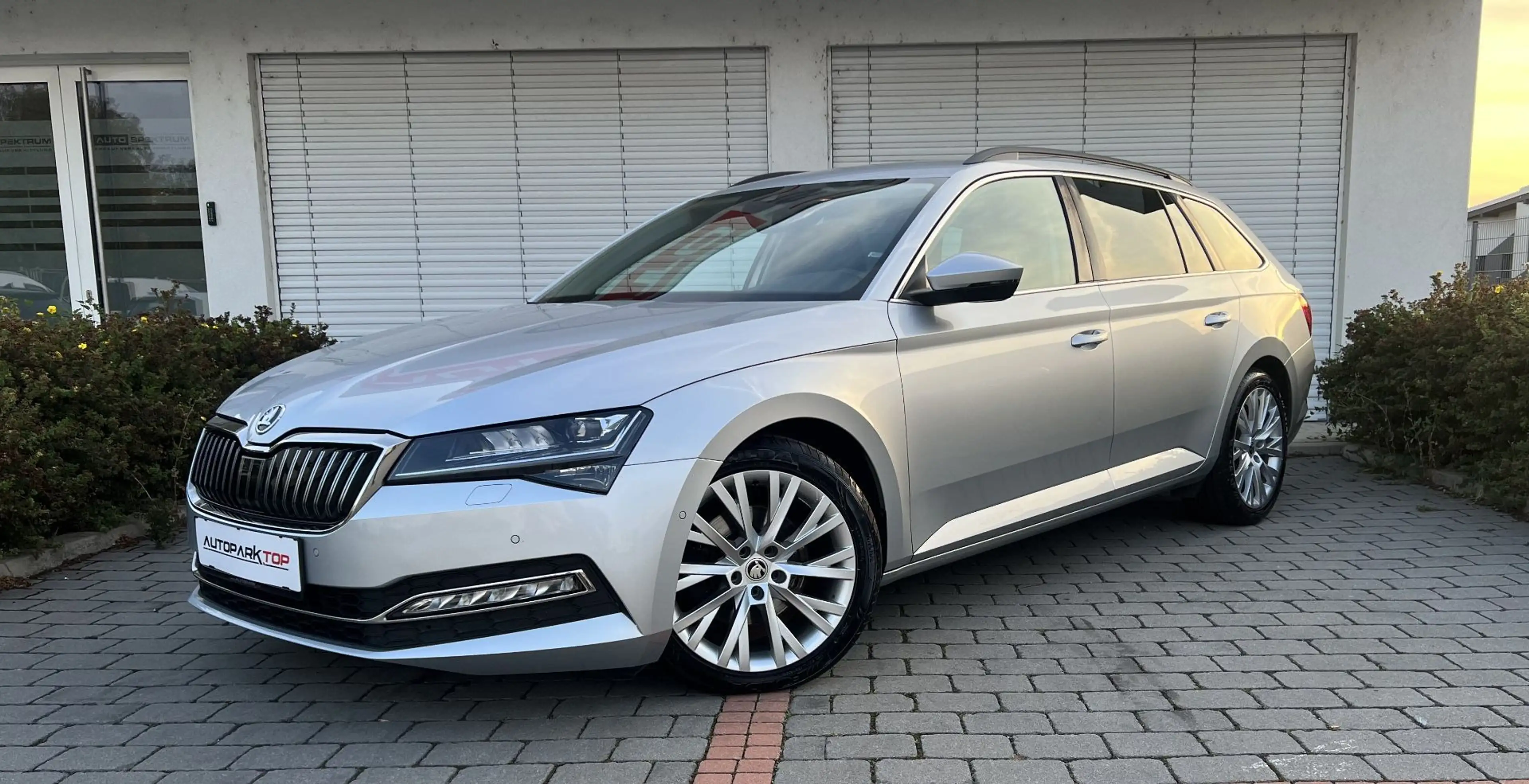Skoda Superb Combi 2,0 TDI Style DSG
