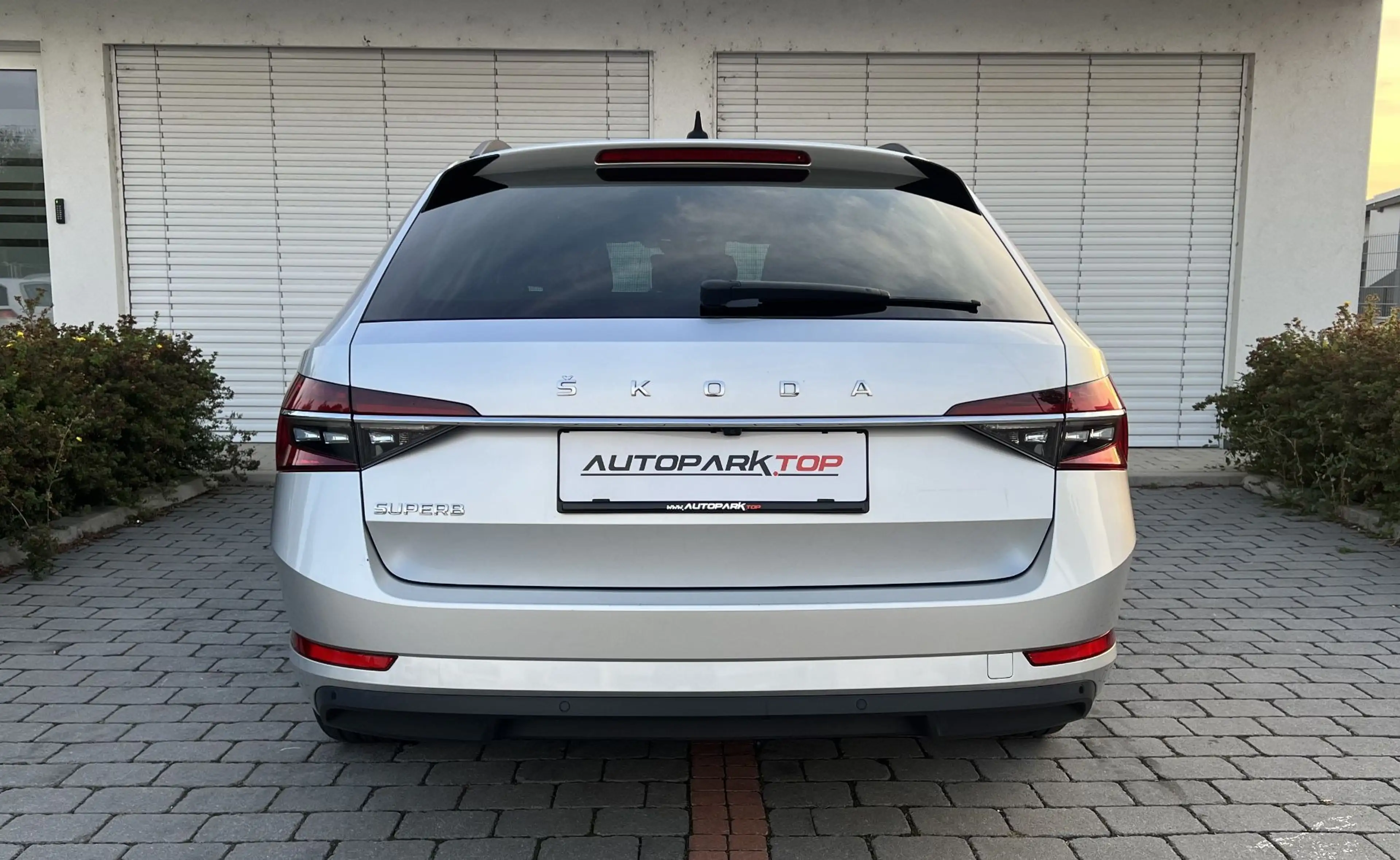 Skoda Superb Combi 2,0 TDI Style DSG — photo 7