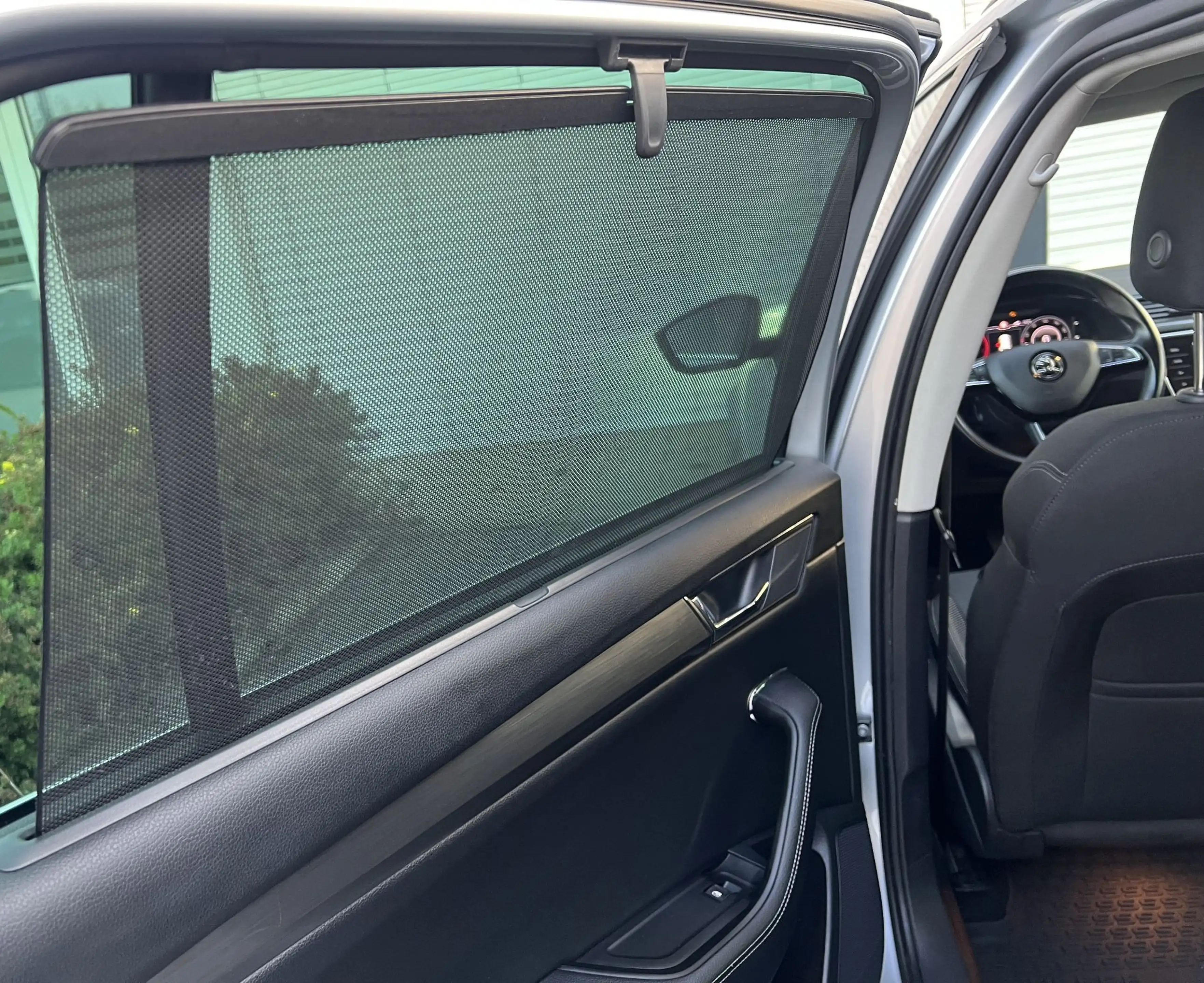 Skoda Superb Combi 2,0 TDI Style DSG — photo 15