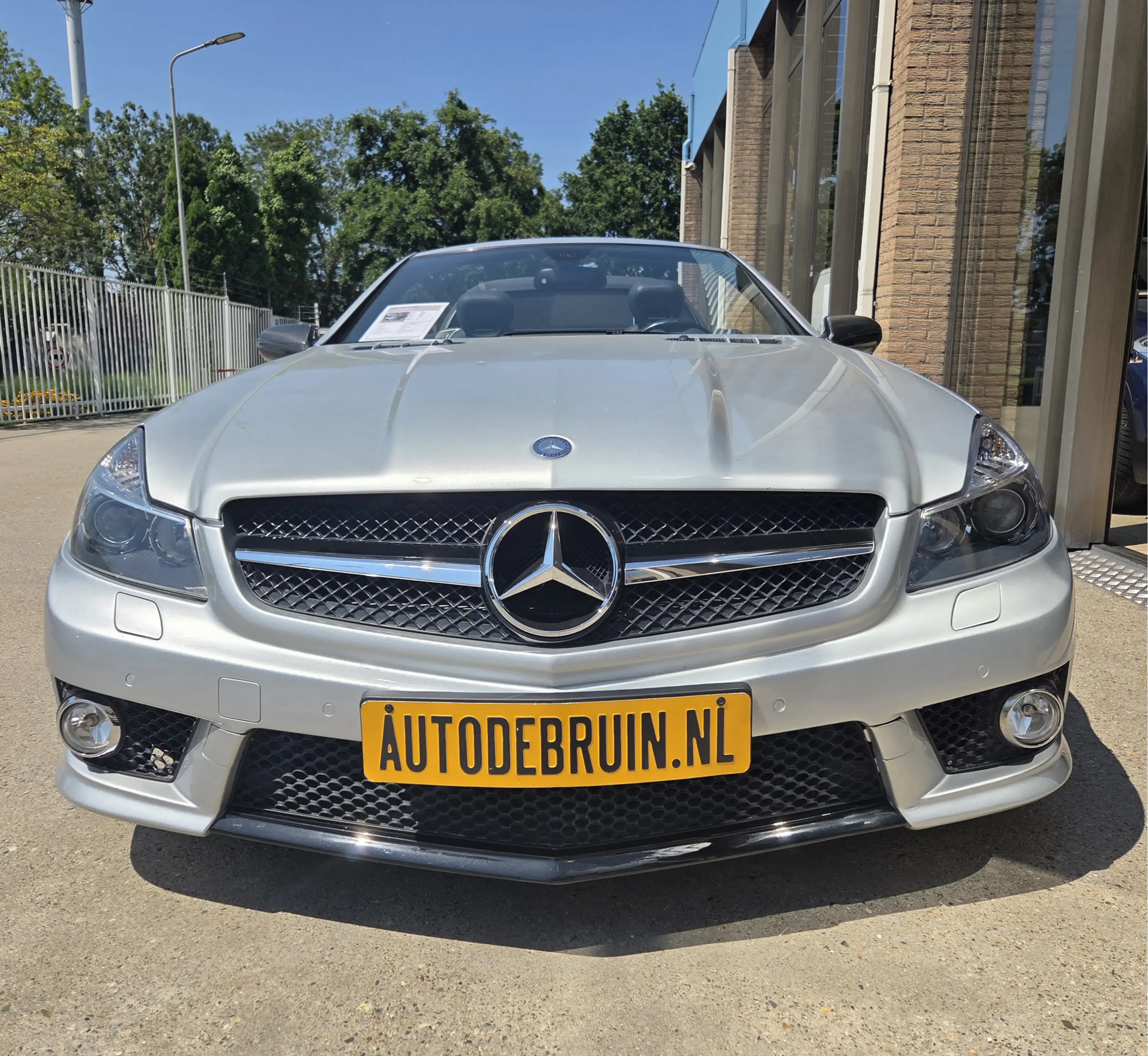 Mercedes-Benz SL 63 AMG Performance V8 525Pk — photo 2
