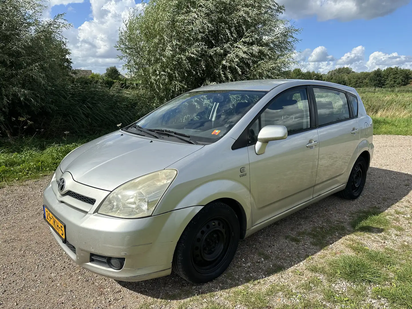 Toyota Corolla Verso 1.8 VVT-i Terra 7p. Airco Cruise Control Šedá - 1