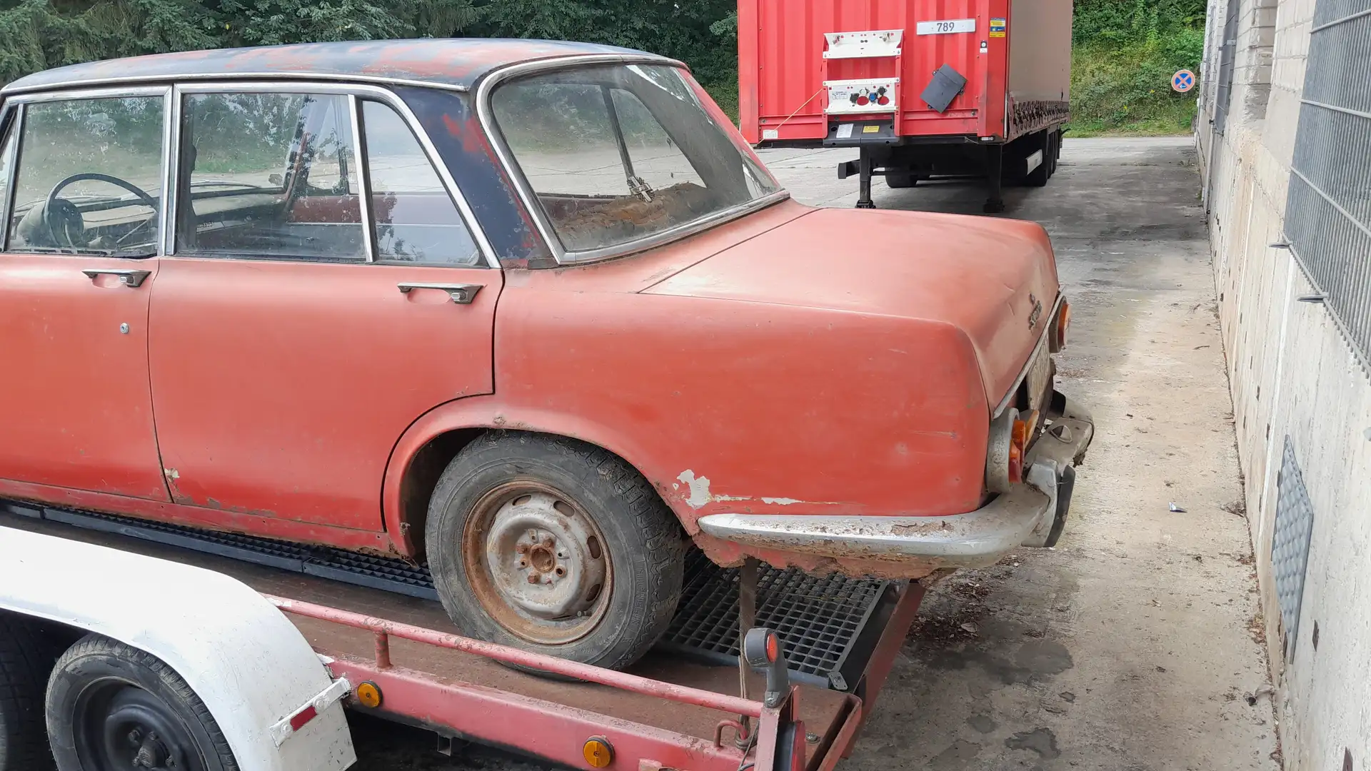 Oldtimer Simca 1500 Červená - 2