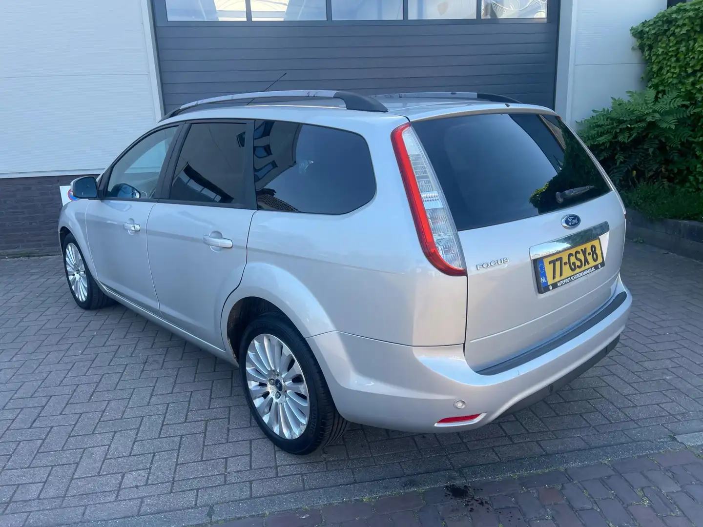 Ford Focus Wagon 1.6 Titanium/Navi/Cruise-c/Climate-c/Leder/P Gris - 2