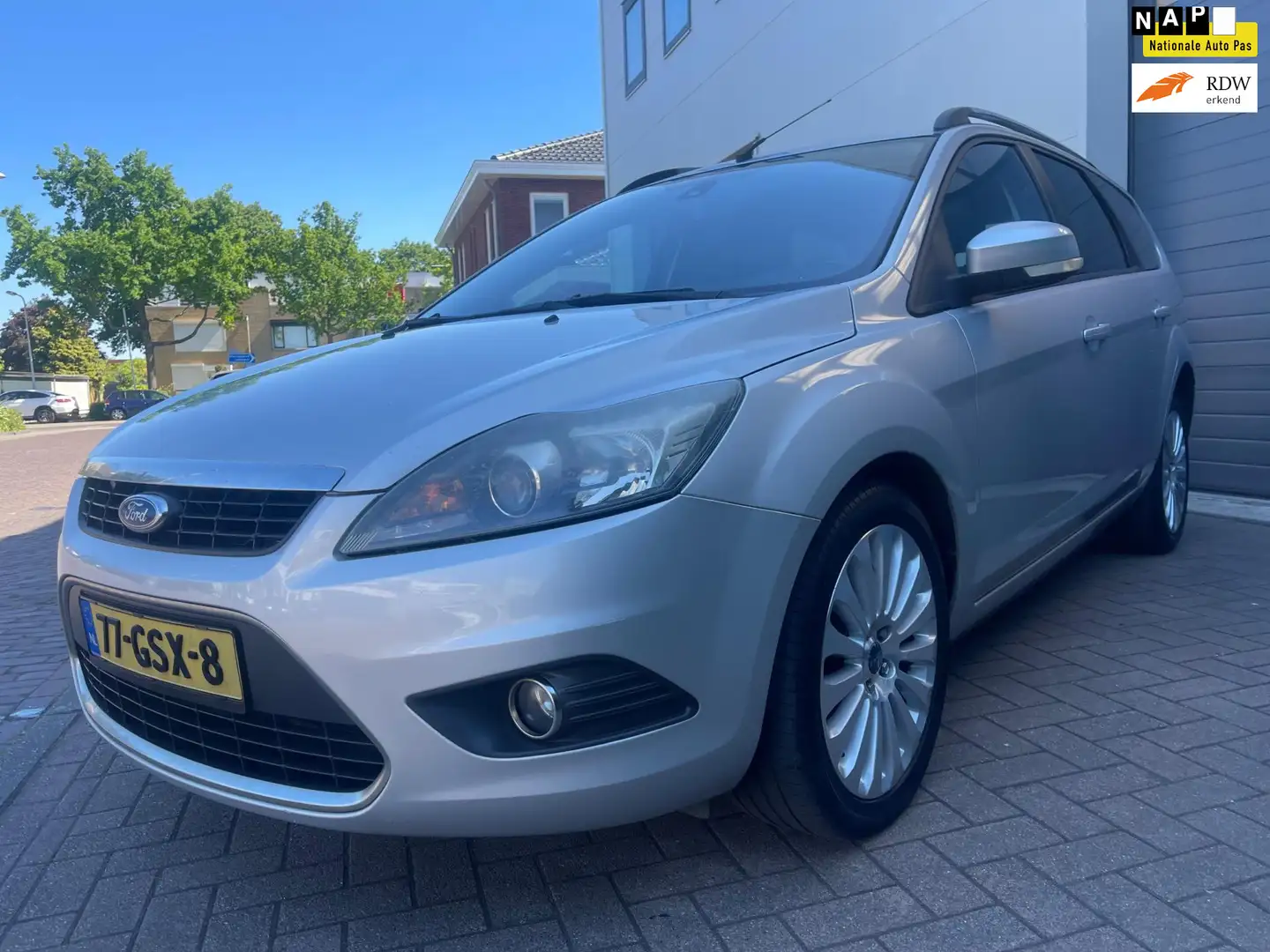 Ford Focus Wagon 1.6 Titanium/Navi/Cruise-c/Climate-c/Leder/P Gris - 1