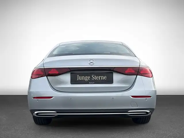 Mercedes-Benz E 220 d Limousine LED PTS Distr Airm Cam SHZ Ansicht 6