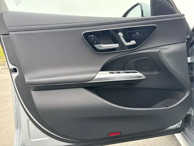 Mercedes-Benz E-Class view 11