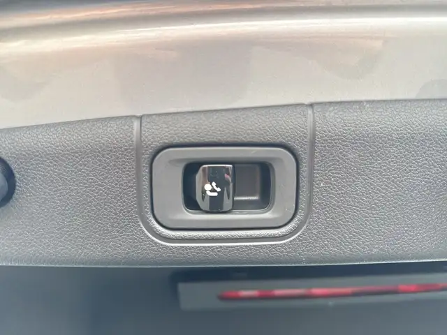 Mercedes-Benz E 220 d Limousine LED PTS Distr Airm Cam SHZ Ansicht 21