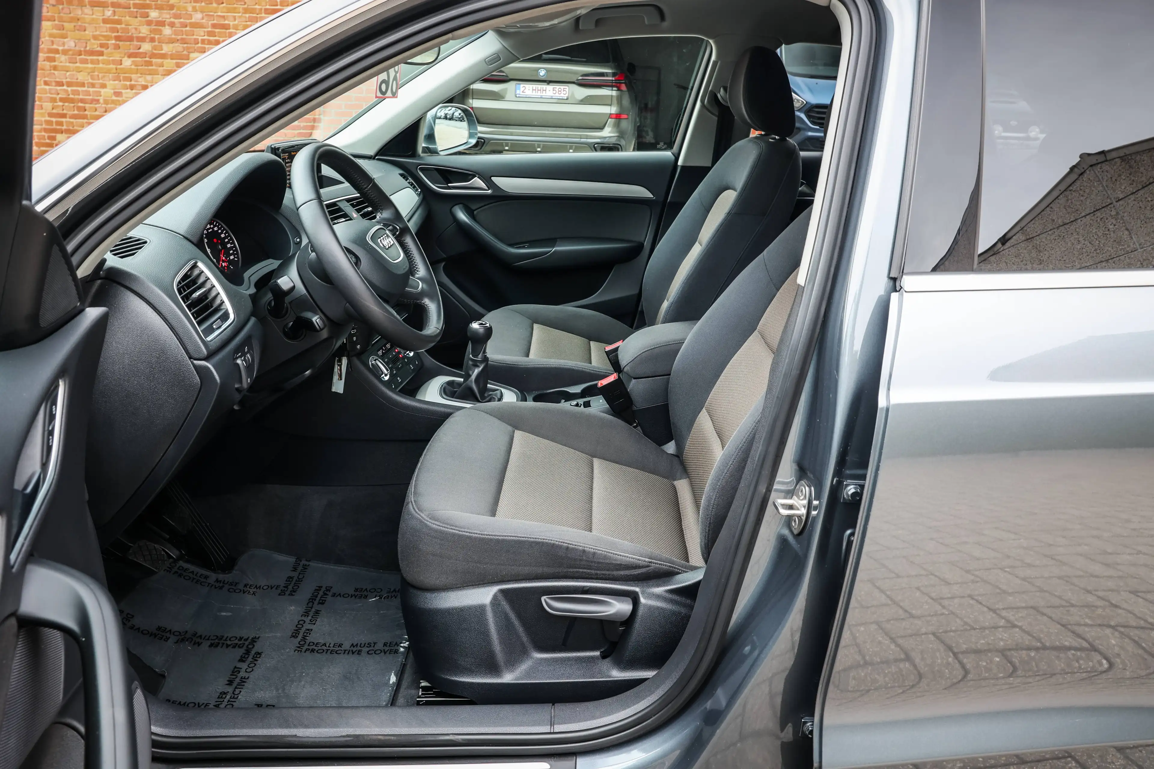 Audi Q3 S-LINE*EERSTE-EIGENAAR*XENON*ZETELVERWARMING*6-VITESSE*NAVIGATIE*PARKEERSENSOREN* — photo 10