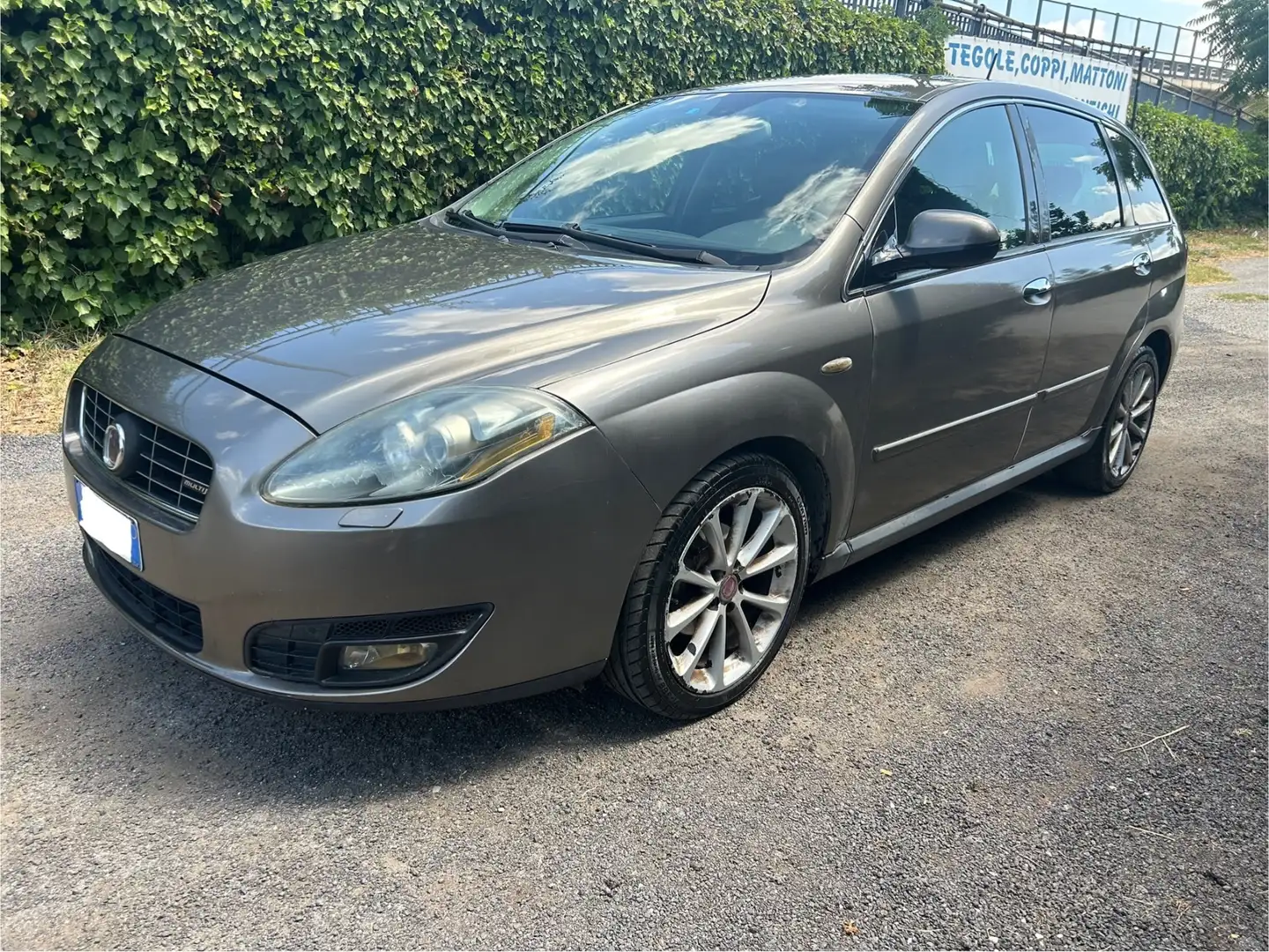 Fiat Croma 1.9 Multijet Emotion Gri - 2