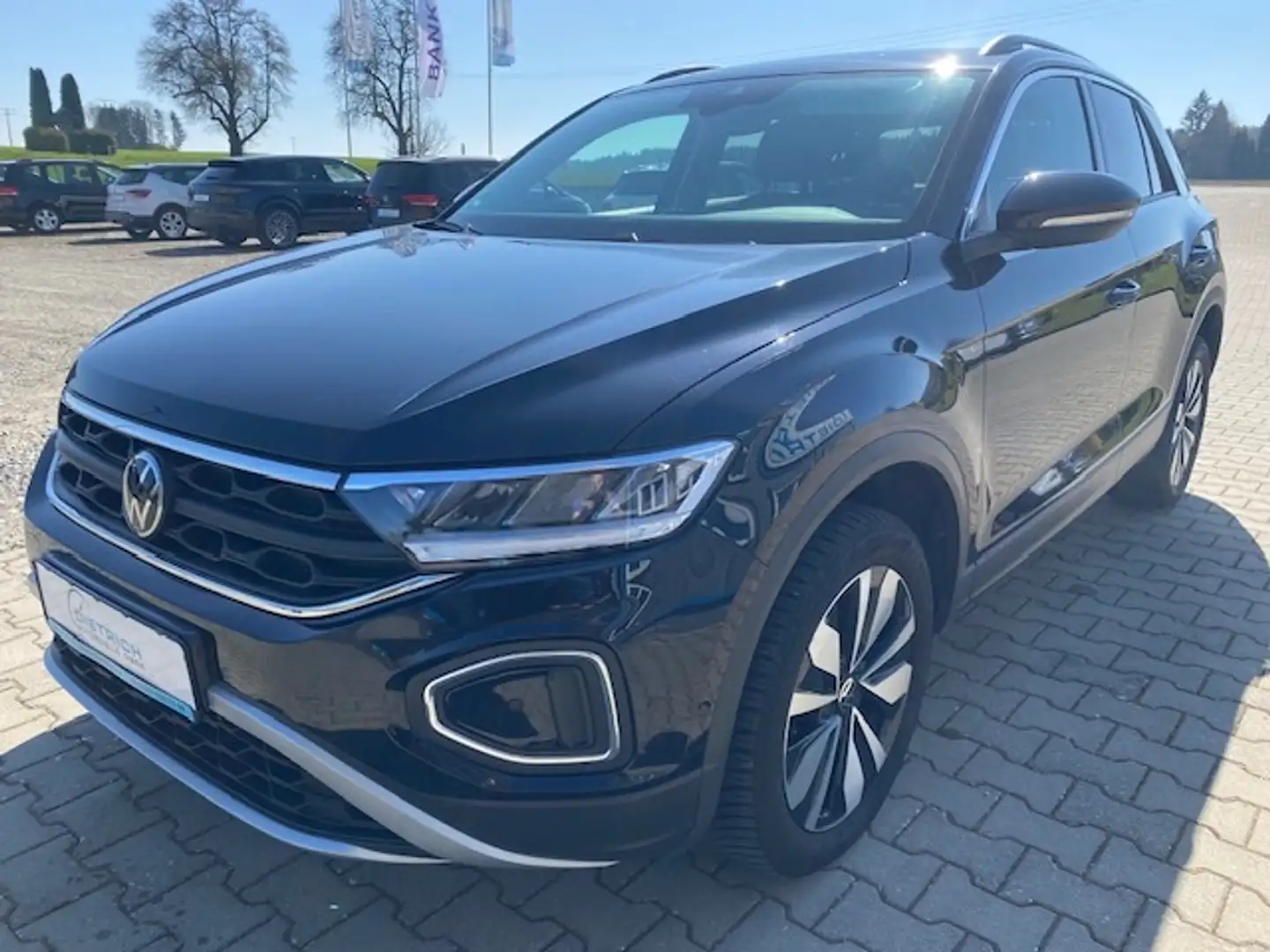 Volkswagen T-Roc 1,0 TSi Move SHZ PDC LED NAVi DAB ALU Schwarz - 1