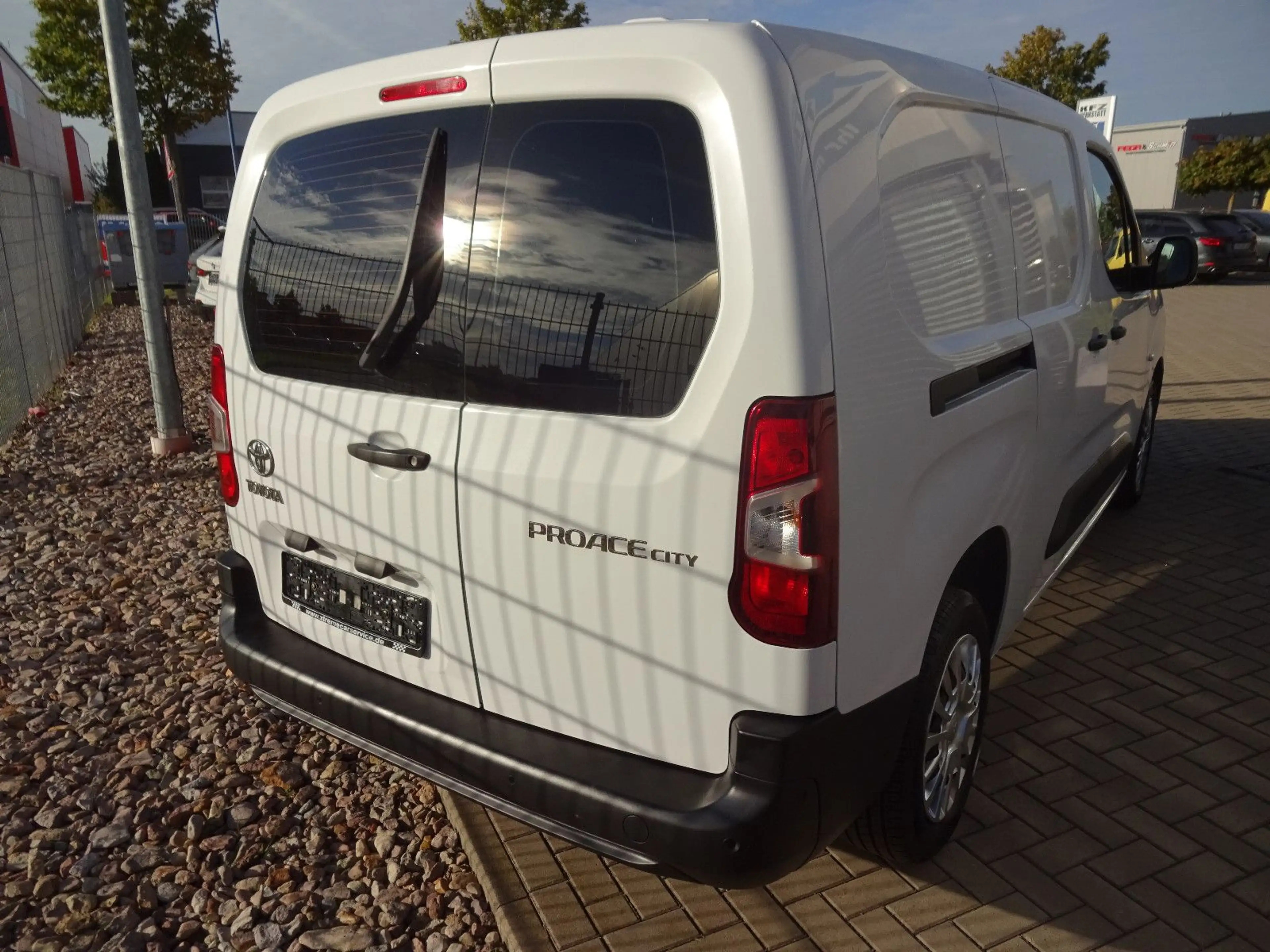 Toyota Proace 1.5 D-4D L2 Meister — photo 4