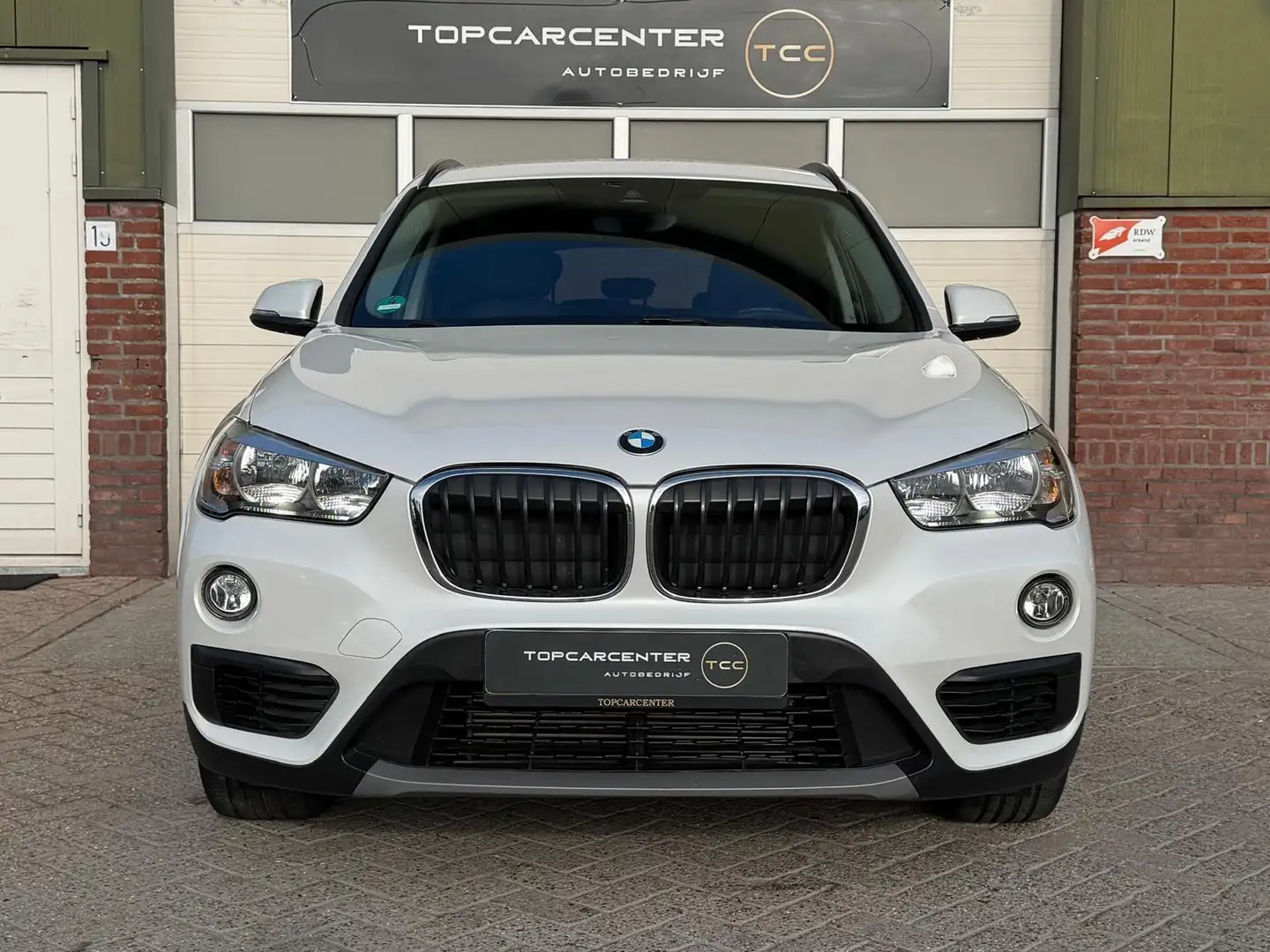 BMW X1 sDrive16d Executive/CLIMA/AUT/CRUISE/PARKS/APK Bianco - 2
