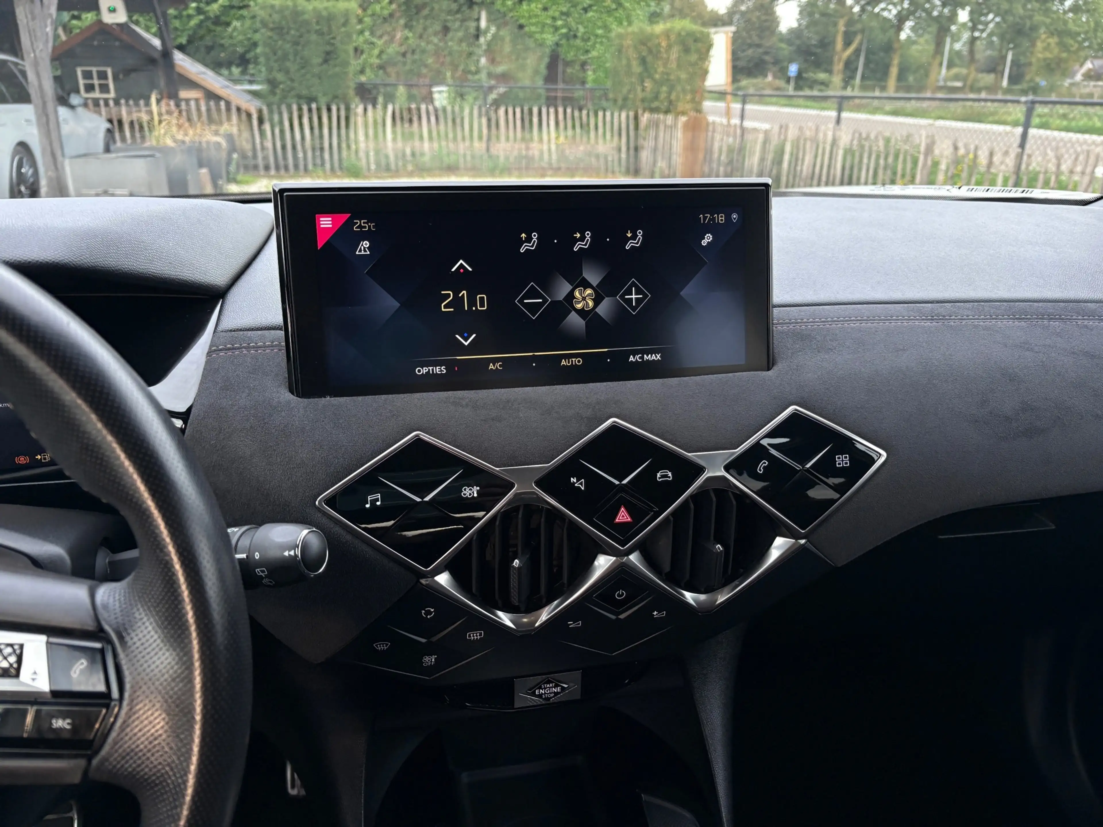 DS Automobiles DS 3 Crossback 1.2 110pk Performance Line+ Alcantara, Keyless, LE — photo 18