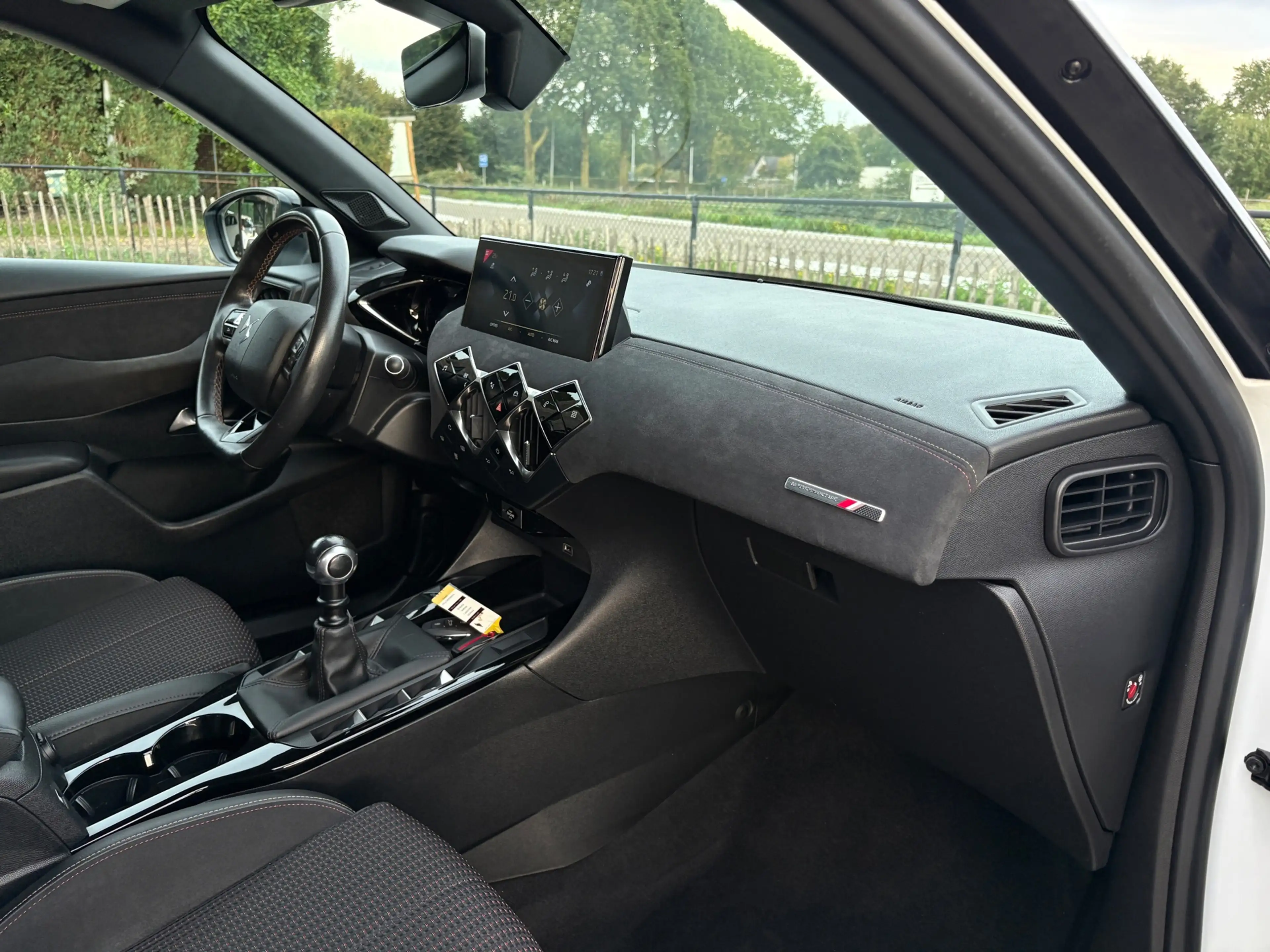 DS Automobiles DS 3 Crossback 1.2 110pk Performance Line+ Alcantara, Keyless, LE — photo 38