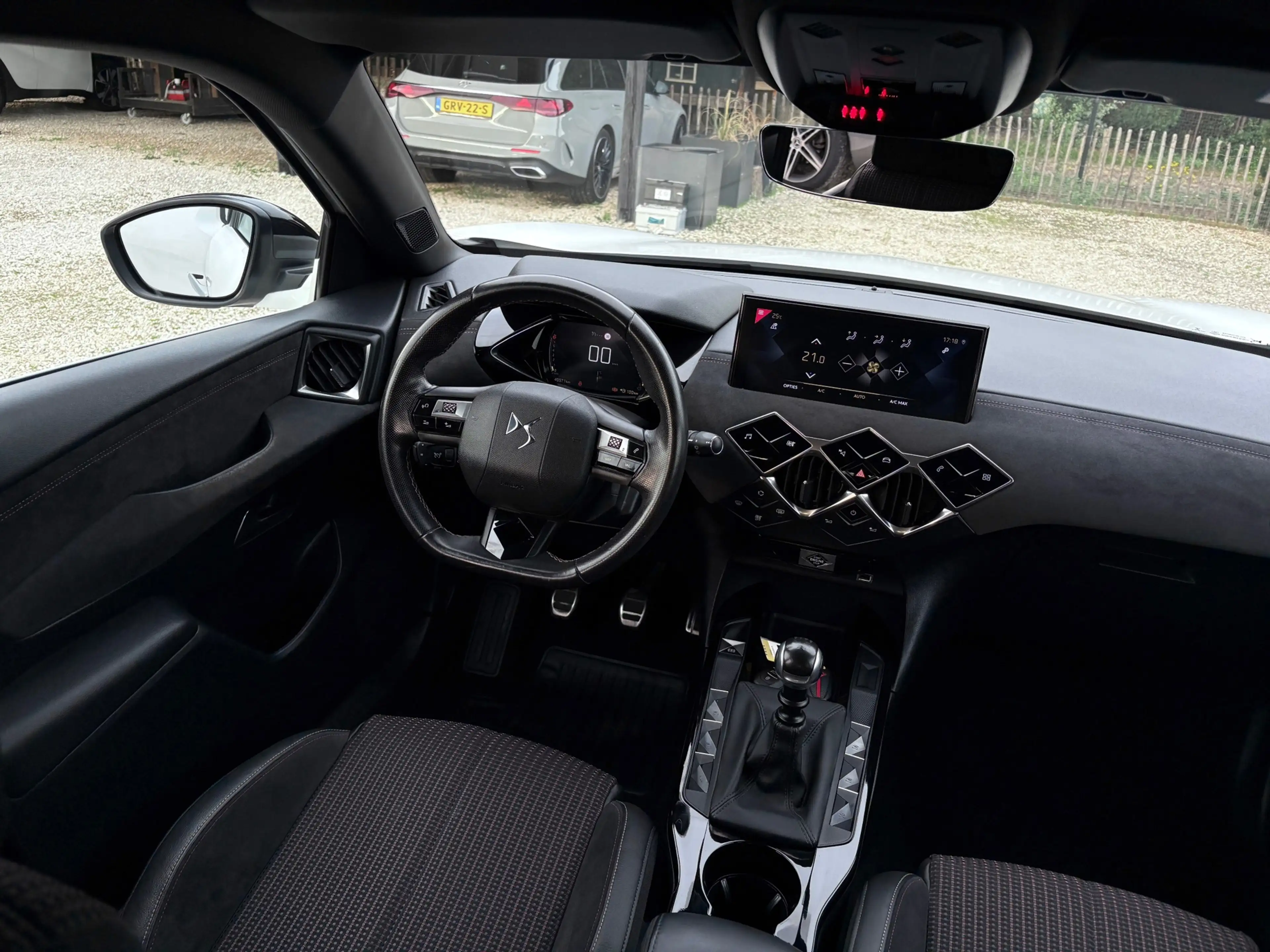 DS Automobiles DS 3 Crossback 1.2 110pk Performance Line+ Alcantara, Keyless, LE — photo 33
