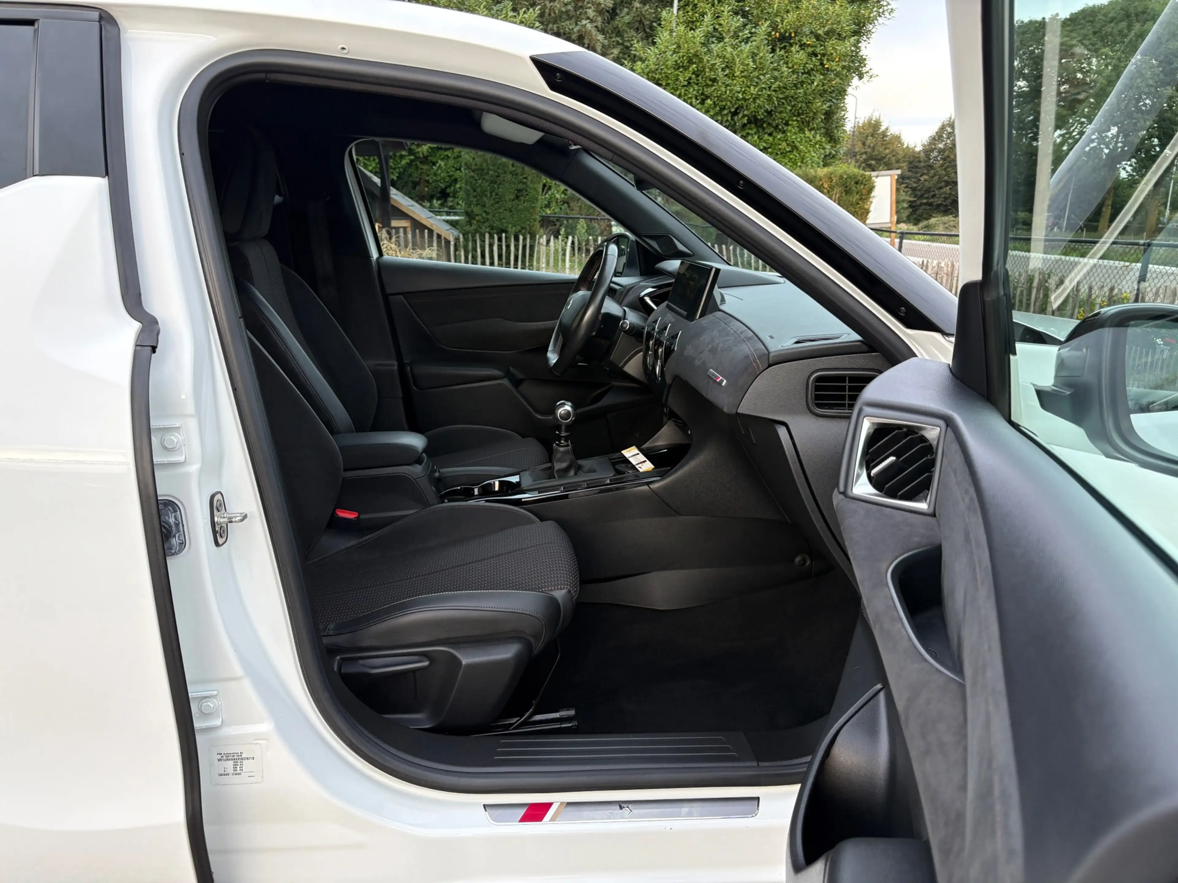 DS Automobiles DS 3 Crossback 1.2 110pk Performance Line+ Alcantara, Keyless, LE — photo 36