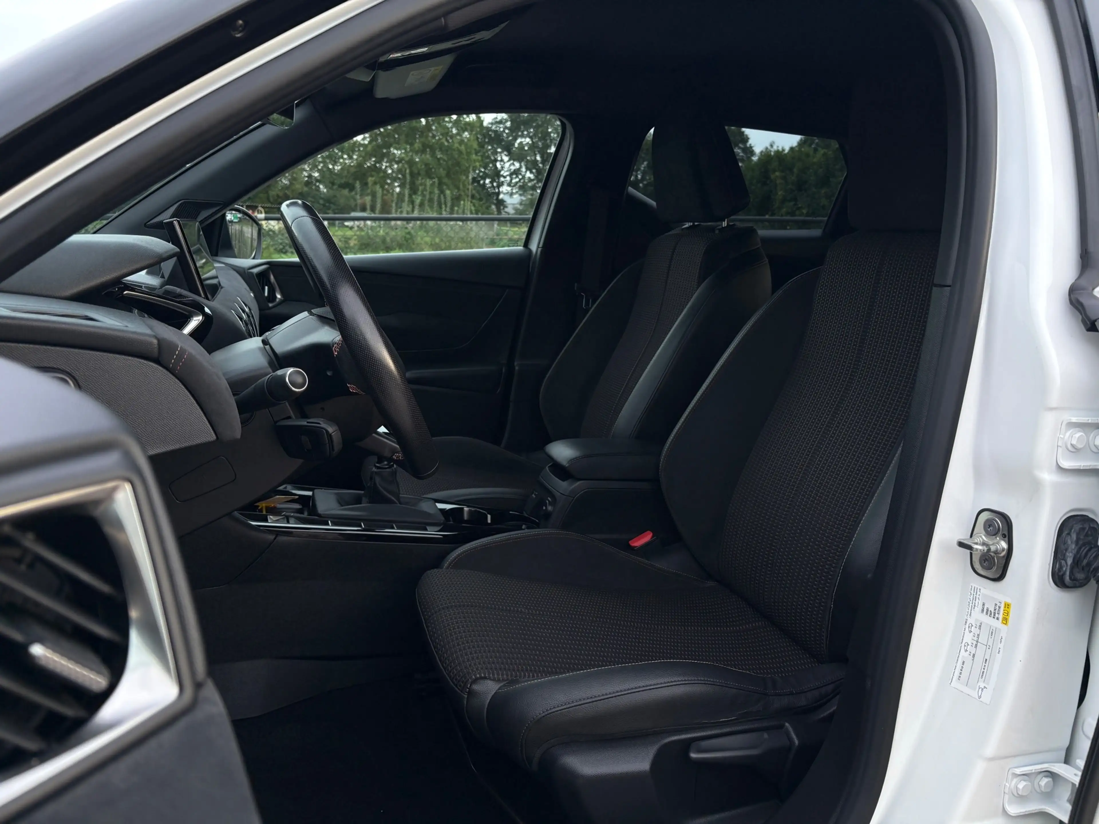 DS Automobiles DS 3 Crossback 1.2 110pk Performance Line+ Alcantara, Keyless, LE — photo 13
