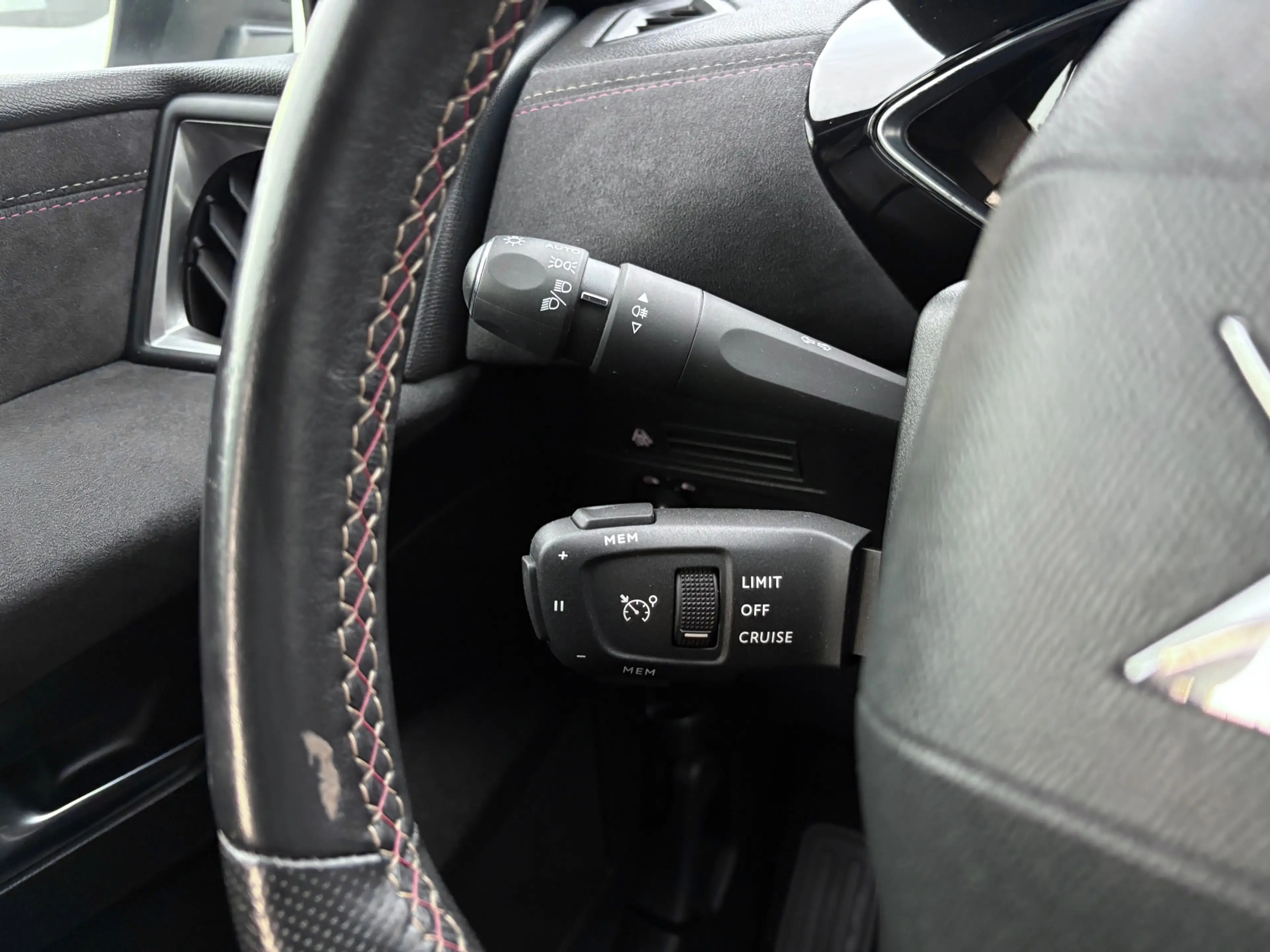 DS Automobiles DS 3 Crossback 1.2 110pk Performance Line+ Alcantara, Keyless, LE — photo 23