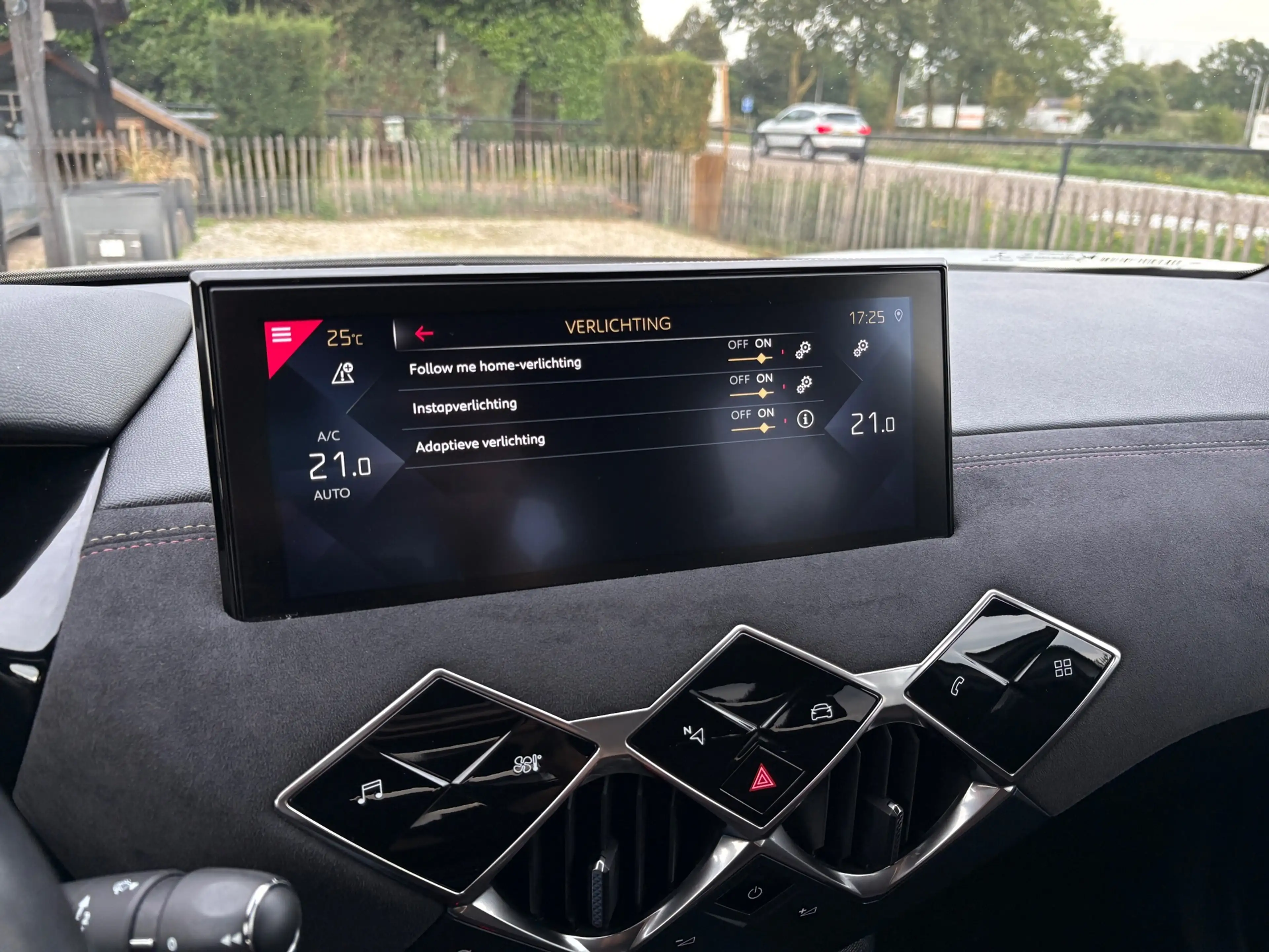 DS Automobiles DS 3 Crossback 1.2 110pk Performance Line+ Alcantara, Keyless, LE — photo 30