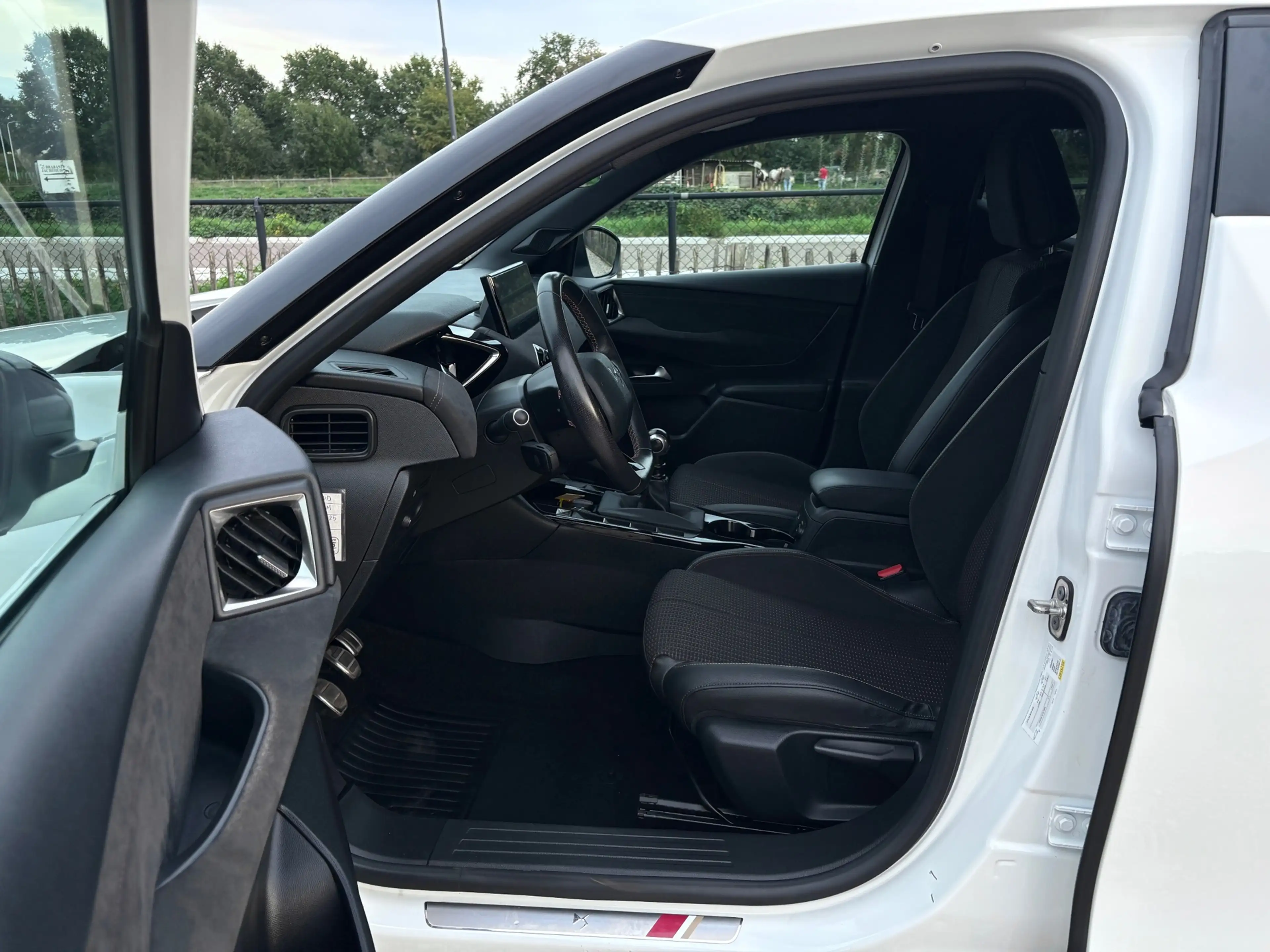 DS Automobiles DS 3 Crossback 1.2 110pk Performance Line+ Alcantara, Keyless, LE — photo 9