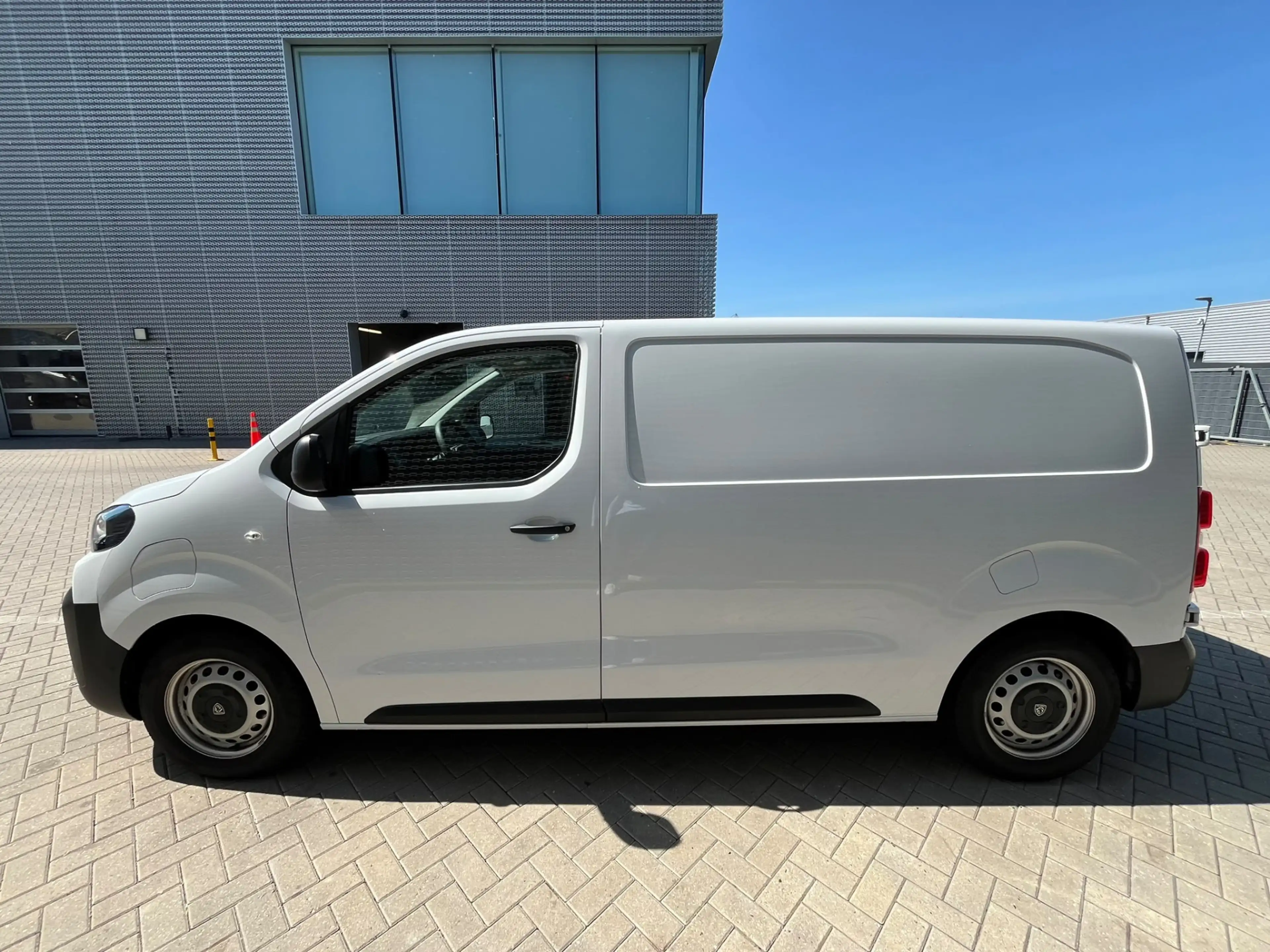 Peugeot e-Expert EV L2 75 kWh 8 JAAR GARANTIE | CAMERA | NAVI | BET — photo 3