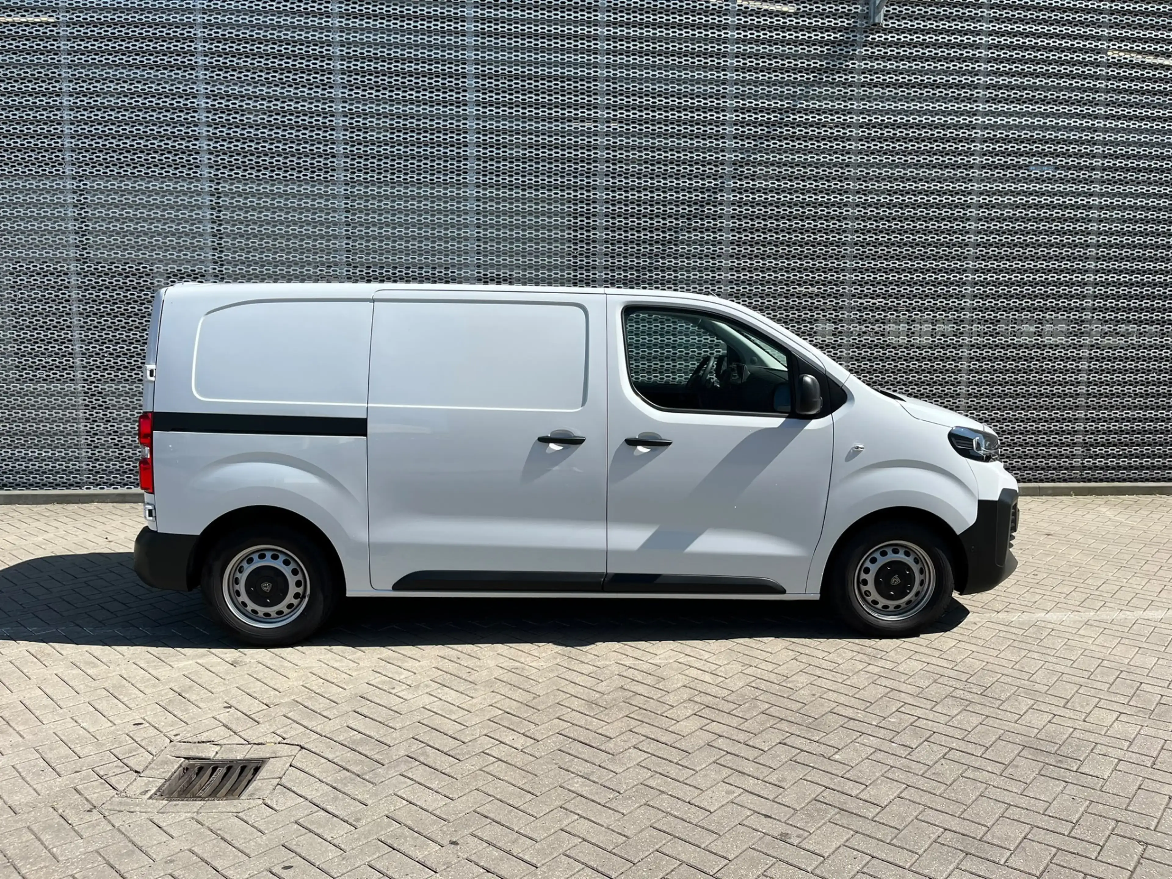 Peugeot e-Expert EV L2 75 kWh 8 JAAR GARANTIE | CAMERA | NAVI | BET — photo 4