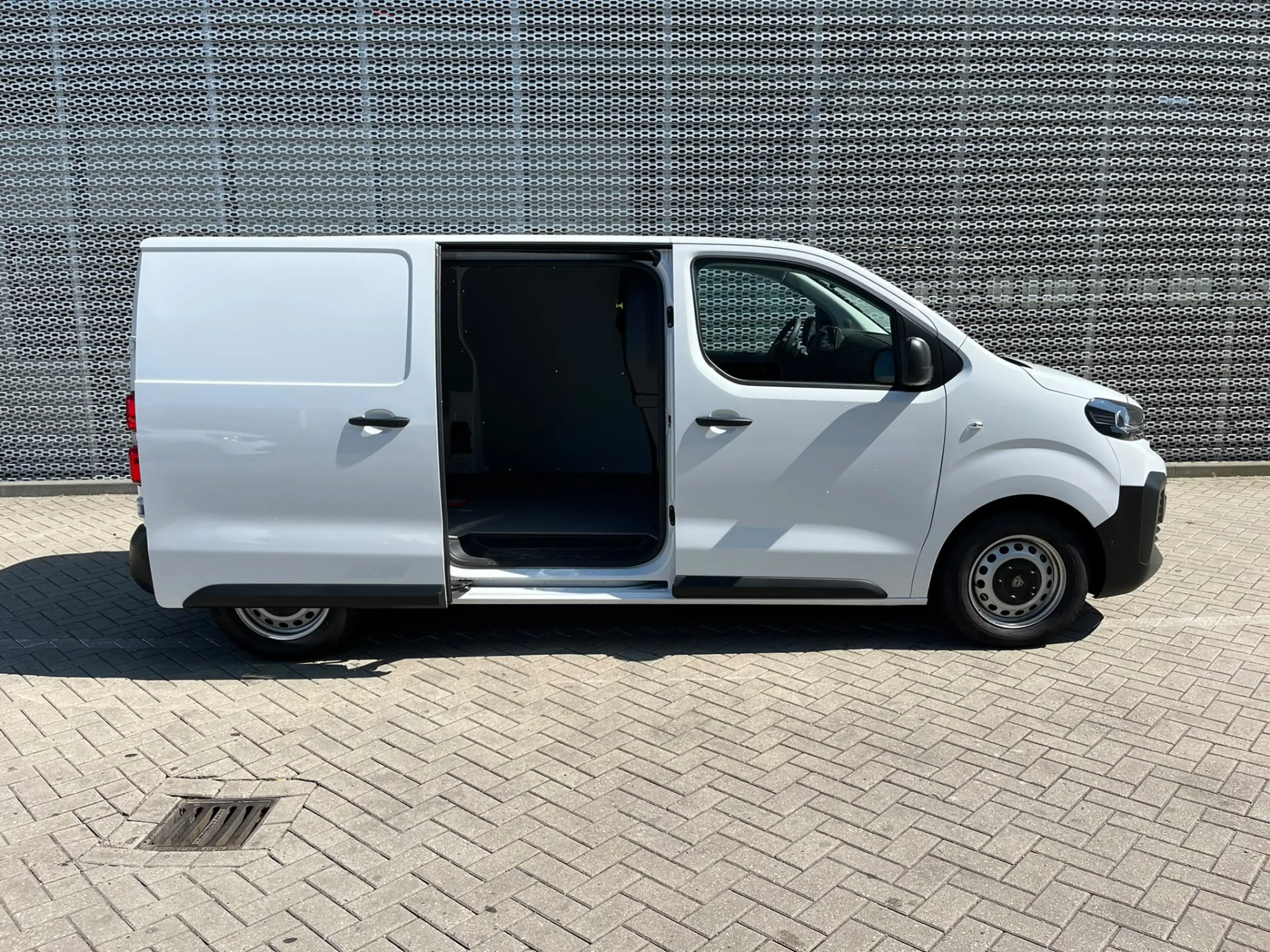 Peugeot e-Expert EV L2 75 kWh 8 JAAR GARANTIE | CAMERA | NAVI | BET — photo 5