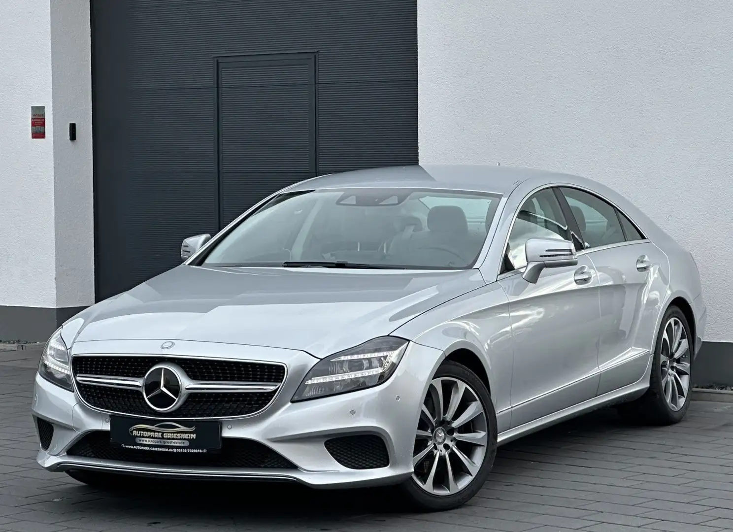 Mercedes-Benz CLS 350 d V6 BlueTec 4Matic*EURO6*KAMERA*MASSAGE Silber - 1