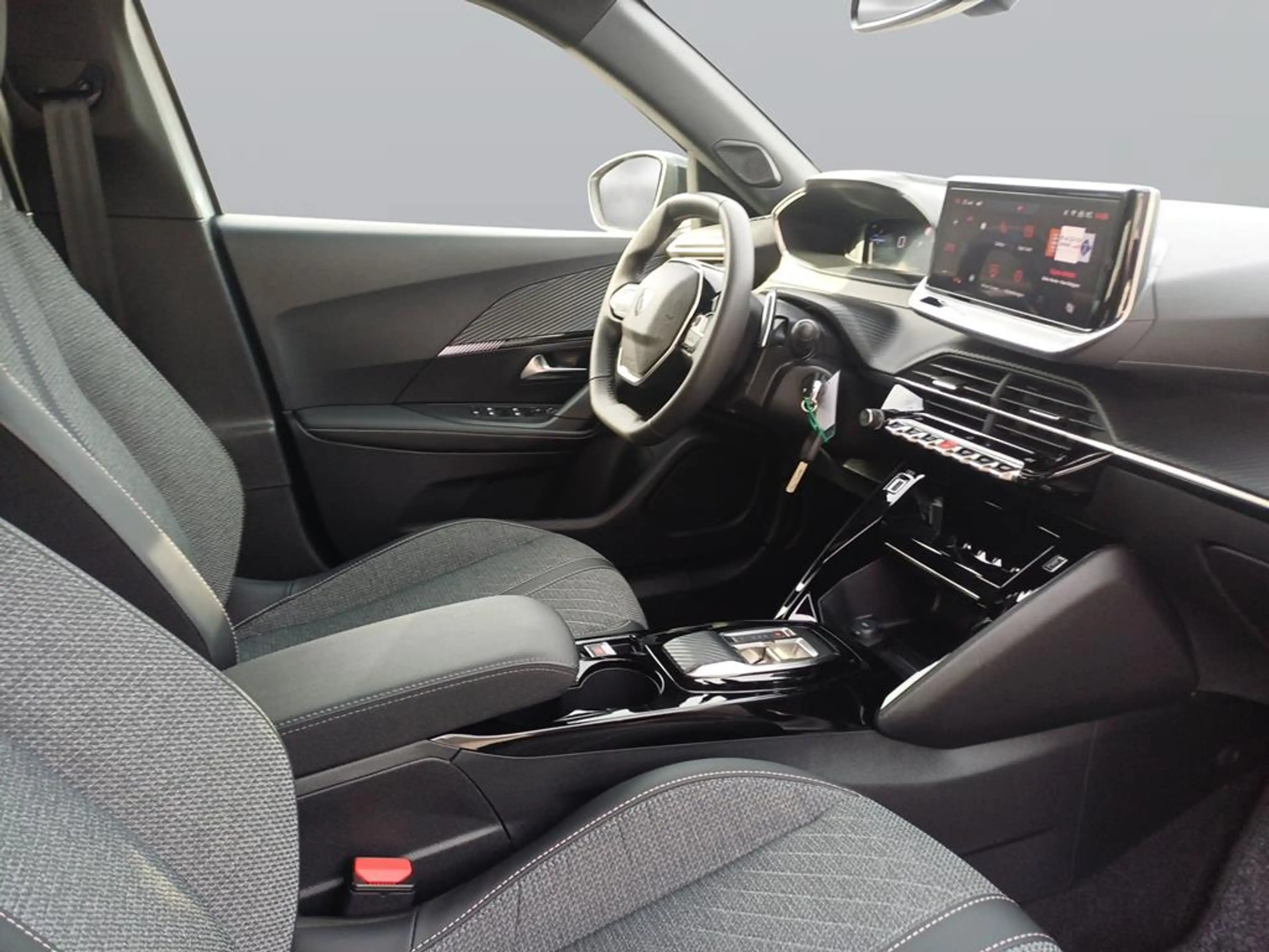 Peugeot 2008 Allure — photo 11