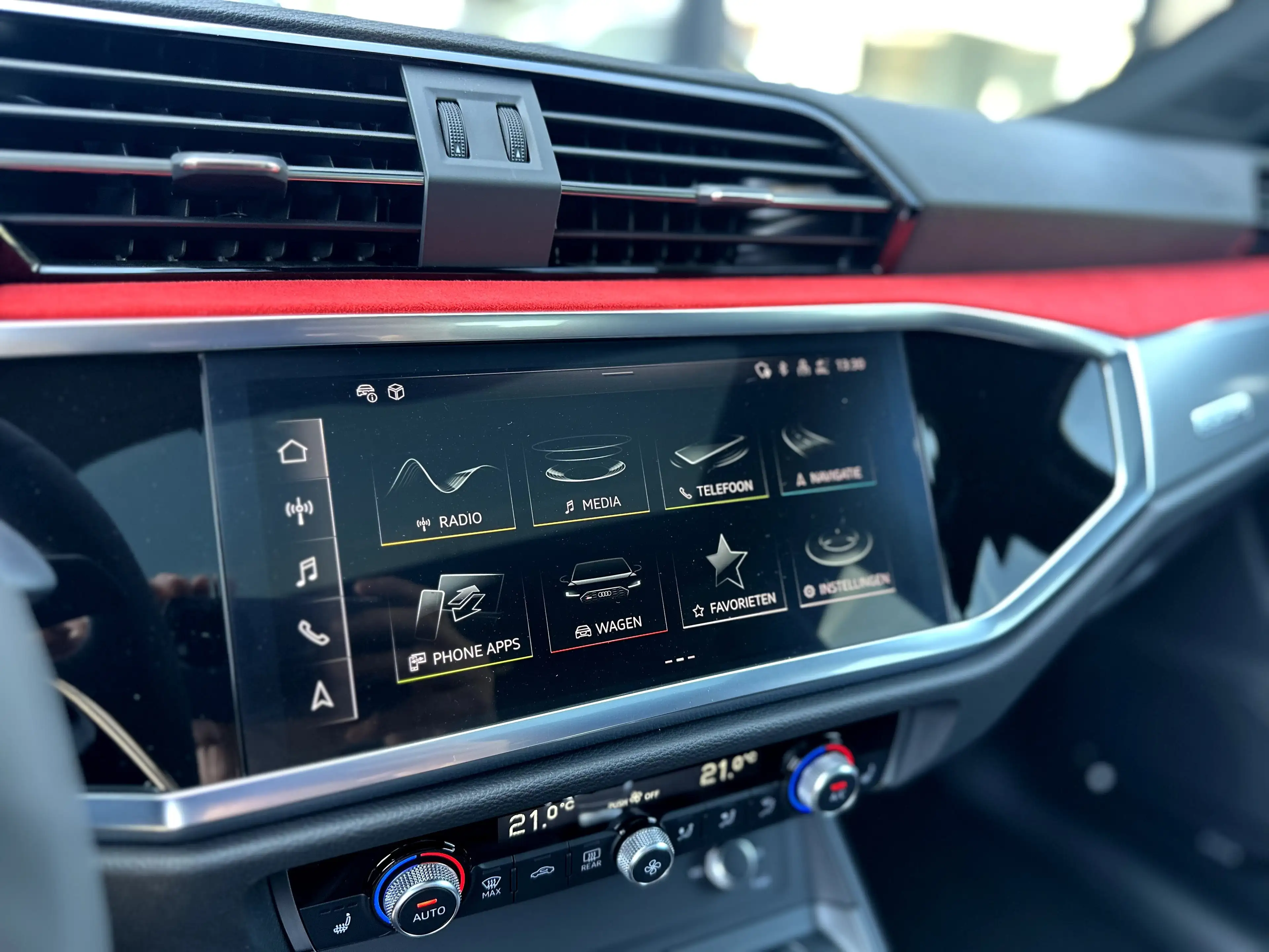 Audi RS Q3 **SPORTSEATS**PANO**SONOS**21"ALU**NEW!!!! — photo 14