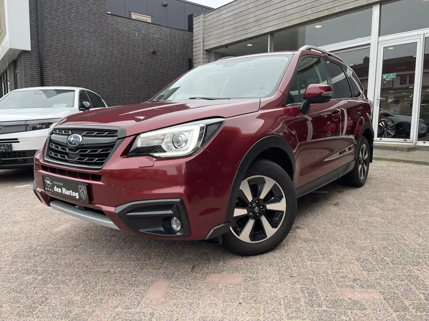 Subaru Forester 2.0 Premium Trekhaak/Schuifdak/Camera/Stoelverwarm Rood - 2