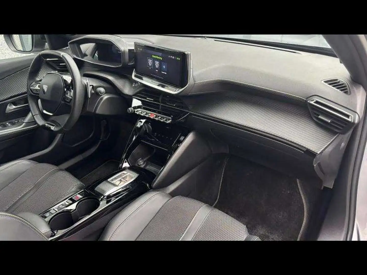 Peugeot 2008 GT / EAT8 / 130ch Gris - 2