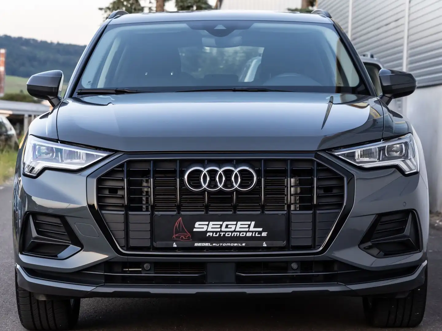 Audi Q3 35 TDI advanced*PANO*LED*AHK*ACC* Gris - 2