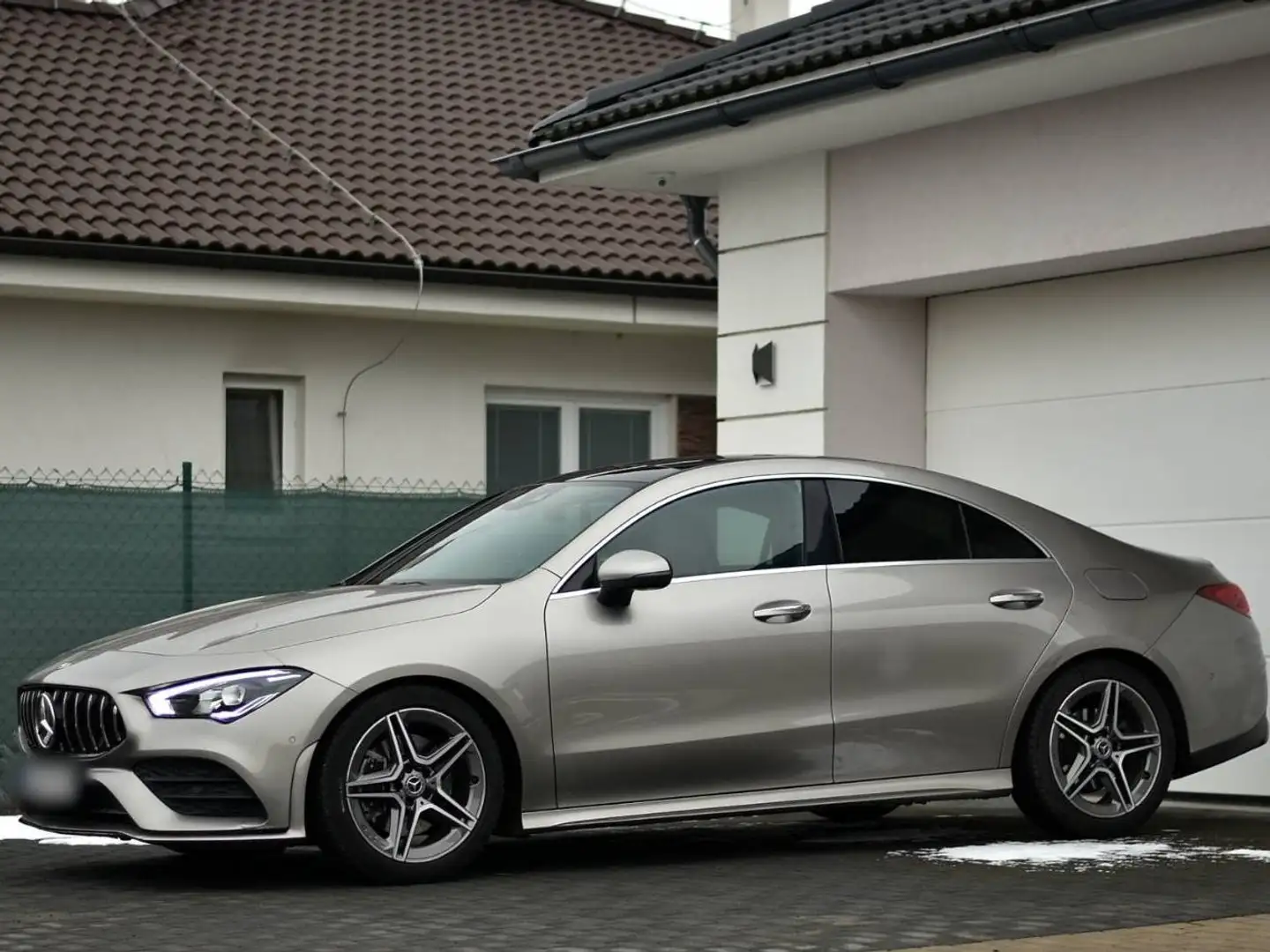 Mercedes-Benz CLA 200 CLA 200 7G-DCT AMG Line Grau - 1