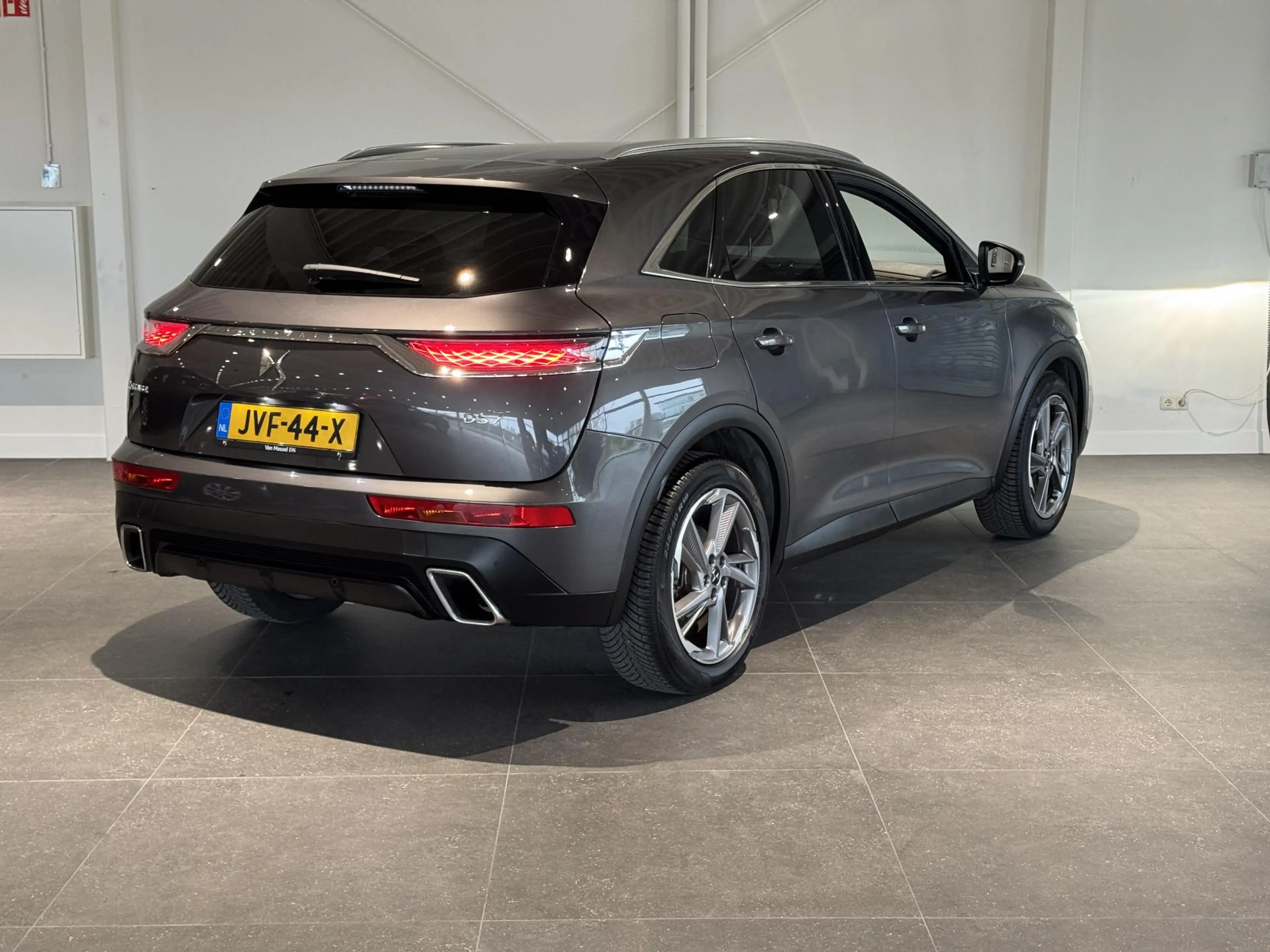 DS Automobiles DS 7 Crossback E-Tense Bastille+ — photo 5