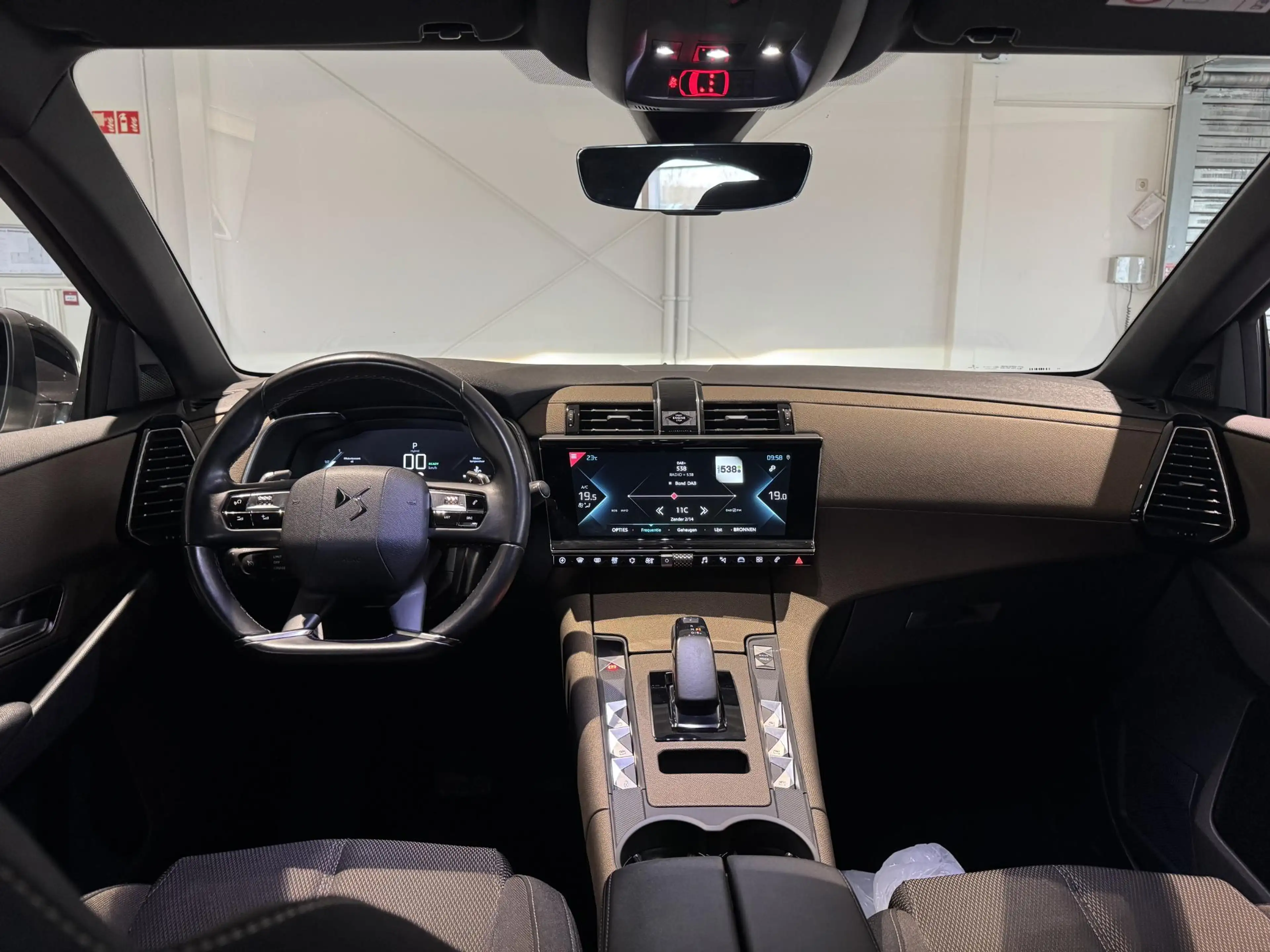 DS Automobiles DS 7 Crossback E-Tense Bastille+ — photo 8