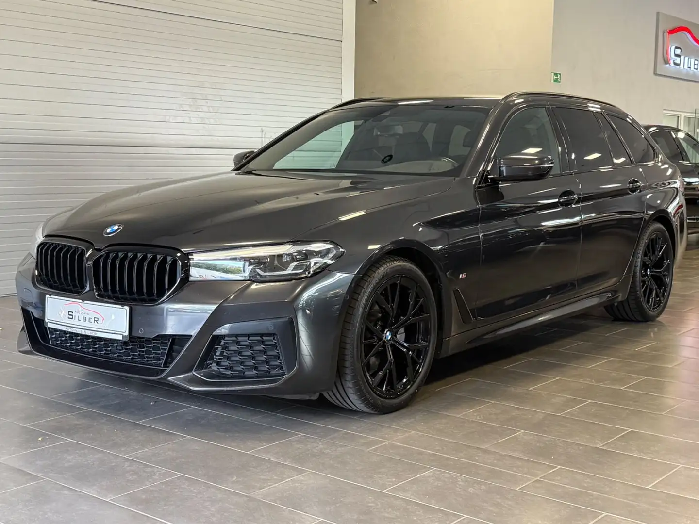BMW 520 d xDrive M Sport Gris - 1