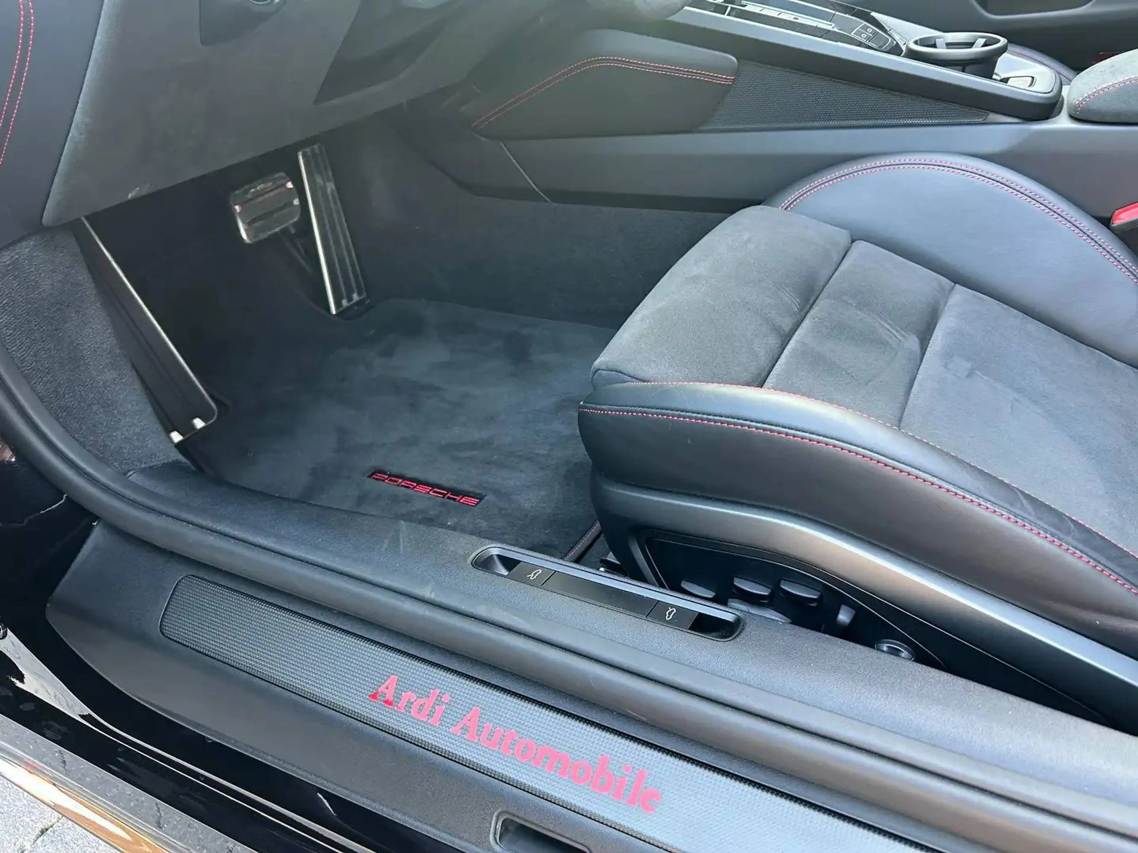 Porsche Targa 911 4 GTS 3.0 Bi-Turbo PDK *GARANTIE*1ER PROP* — photo 9