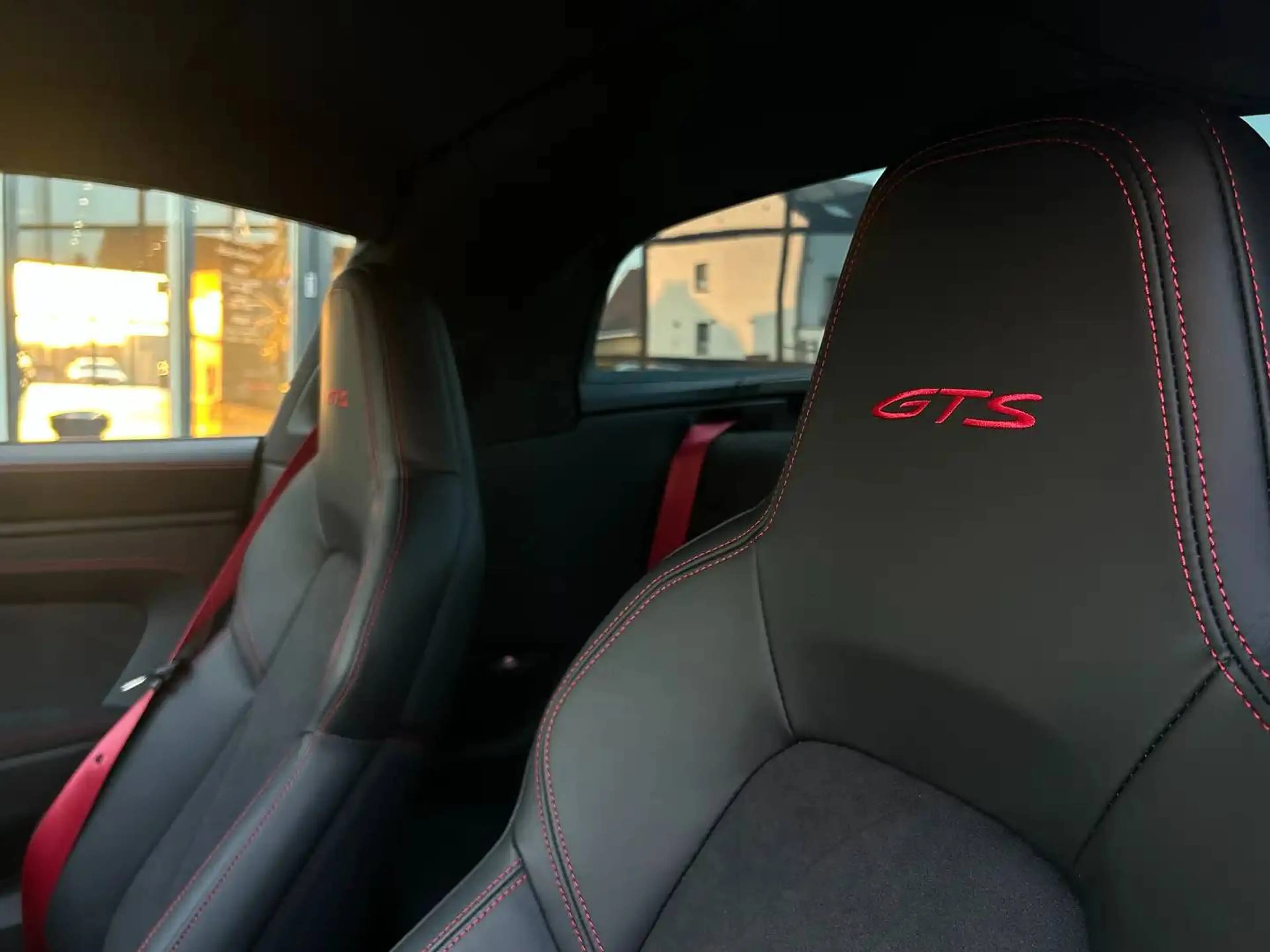 Porsche Targa 911 4 GTS 3.0 Bi-Turbo PDK *GARANTIE*1ER PROP* — photo 10