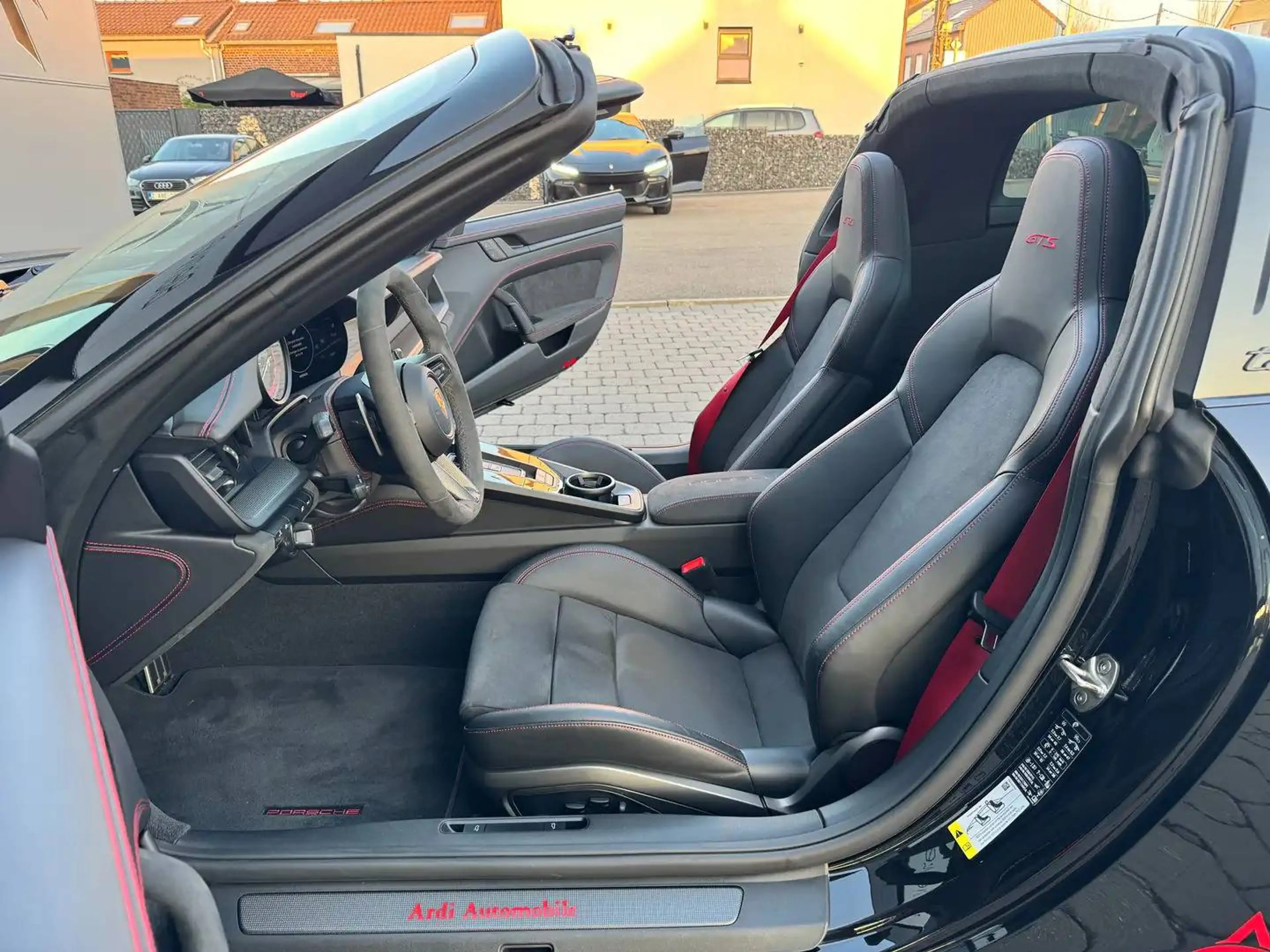 Porsche Targa 911 4 GTS 3.0 Bi-Turbo PDK *GARANTIE*1ER PROP* — photo 7