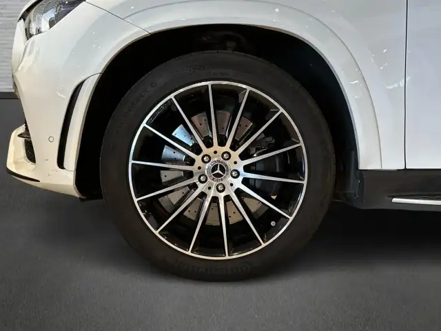 Mercedes-Benz GLE view 5