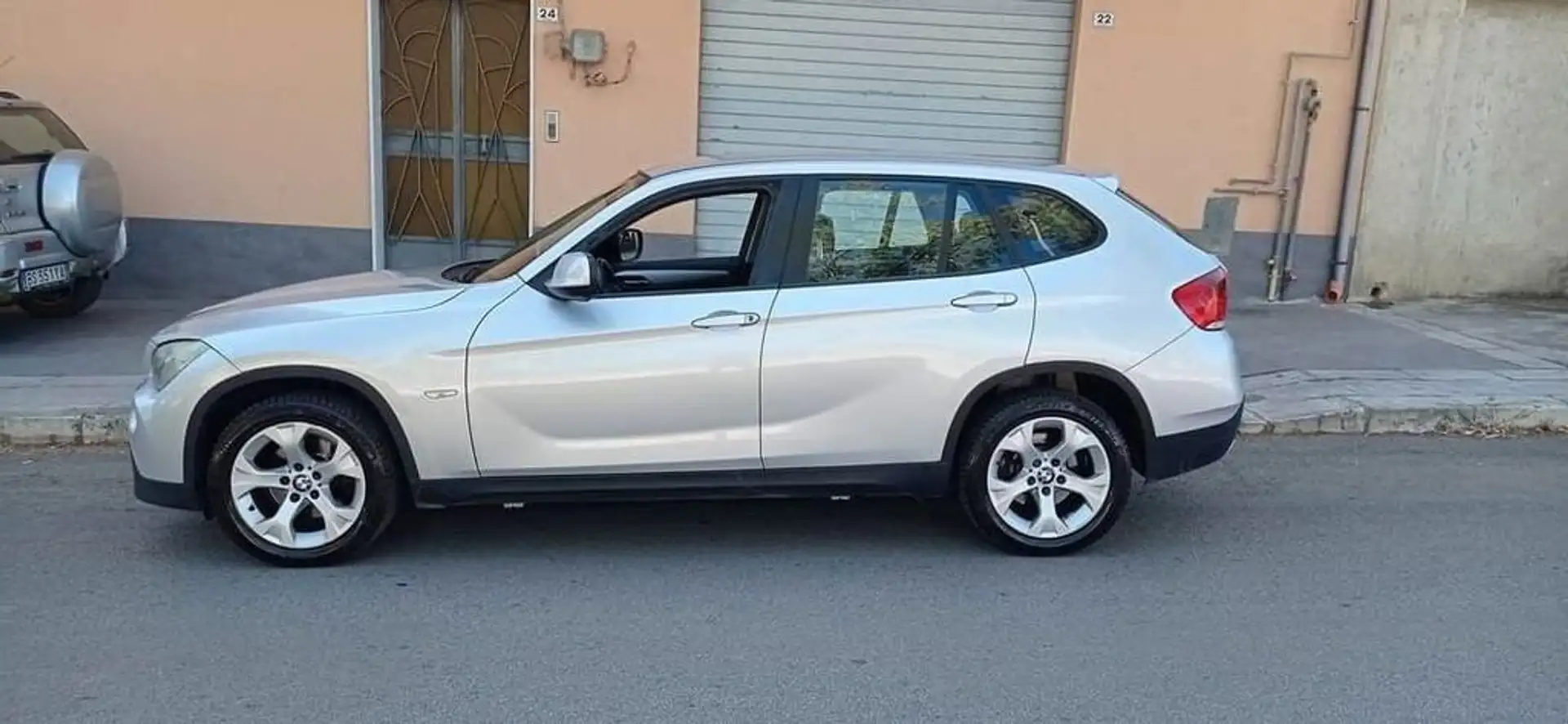 BMW X1 X1 2.0 dA sDrive20 Gris - 1