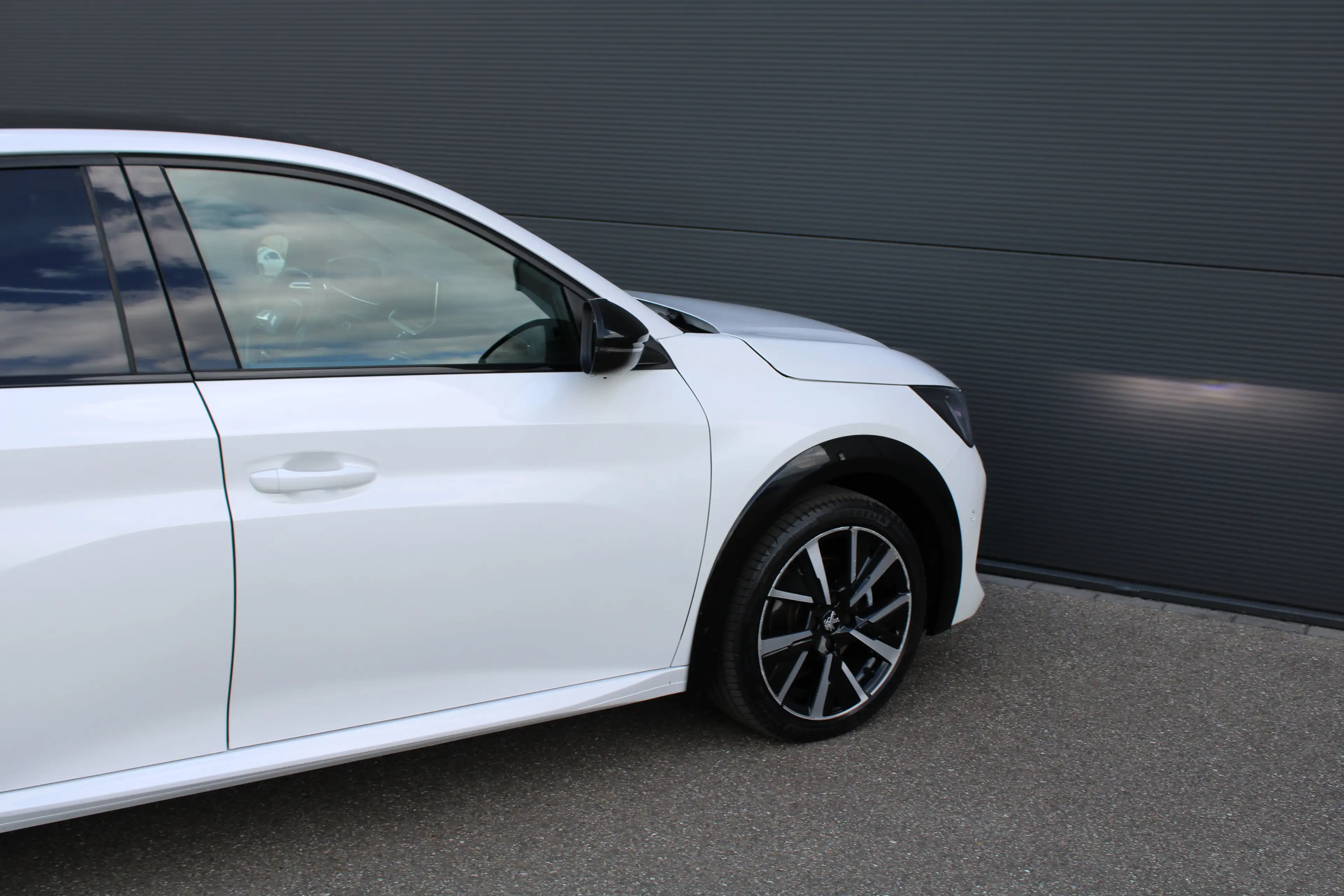 Peugeot 208 1.2 PureTech GT Pack | Navigatie | Camera | Panora — photo 9