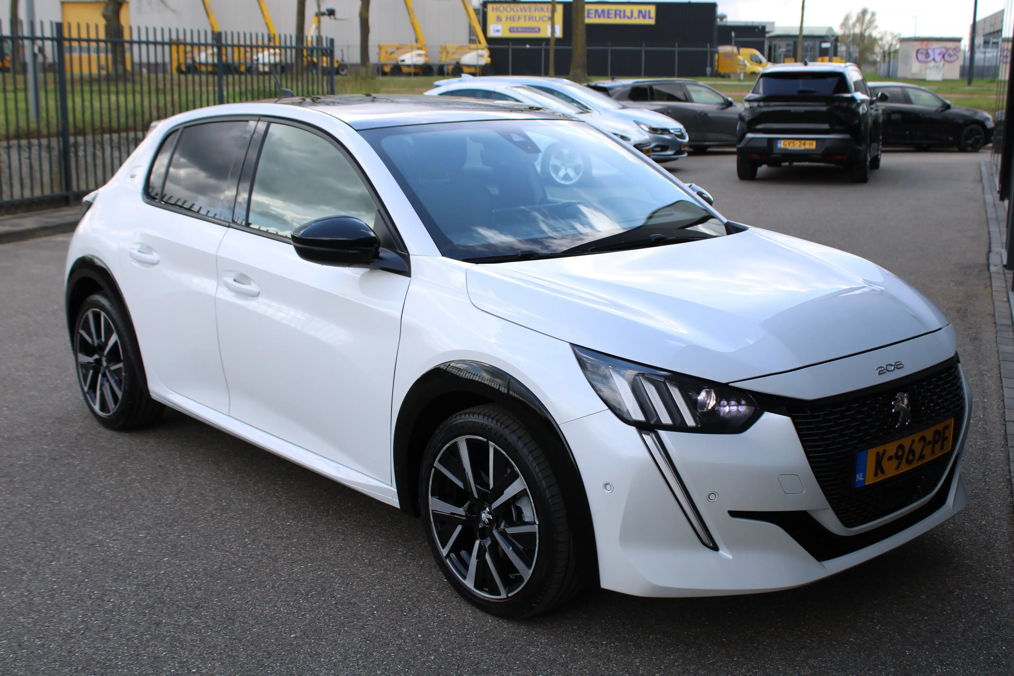 Peugeot 208 1.2 PureTech GT Pack | Navigatie | Camera | Panora — photo 8