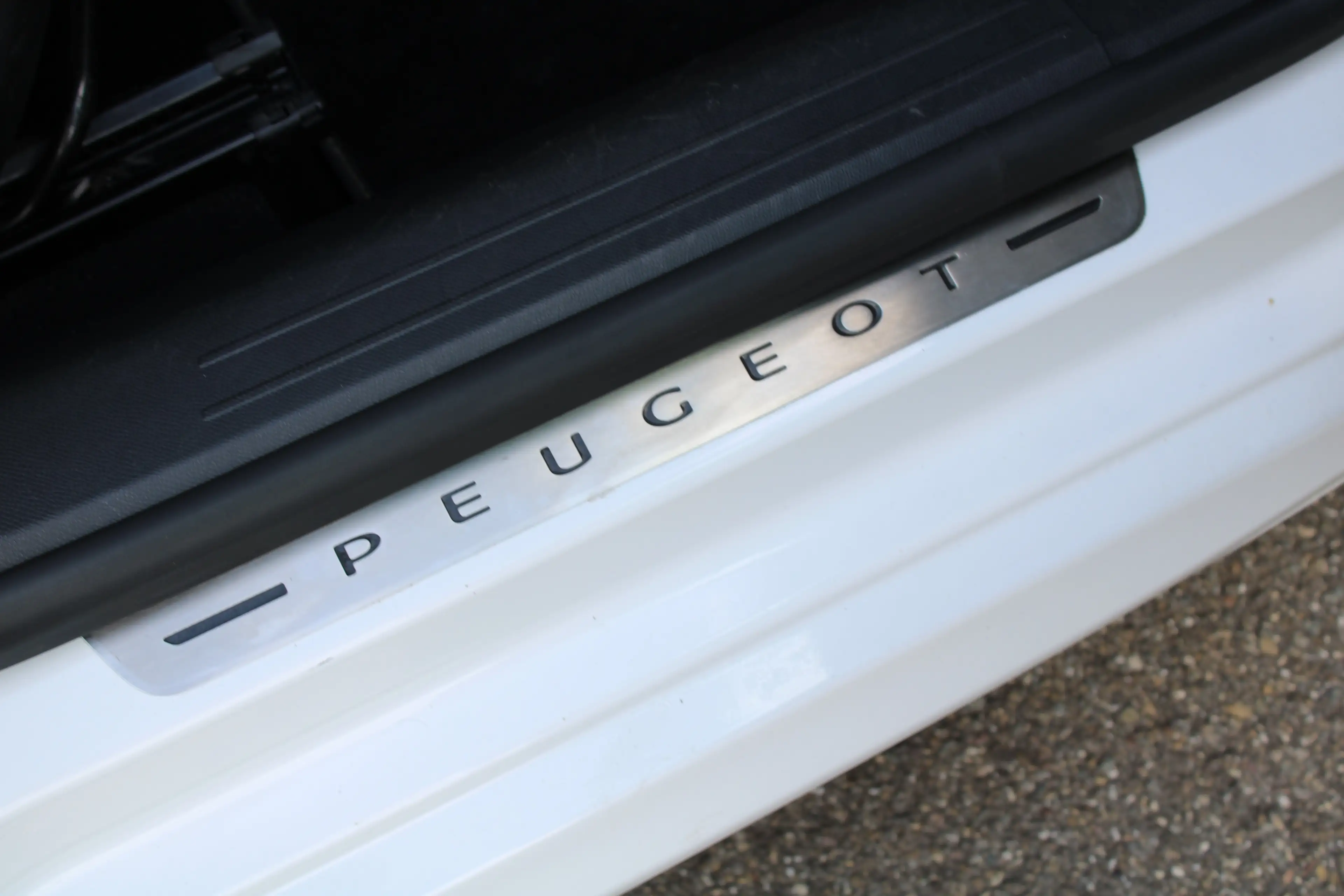 Peugeot 208 1.2 PureTech GT Pack | Navigatie | Camera | Panora — photo 6