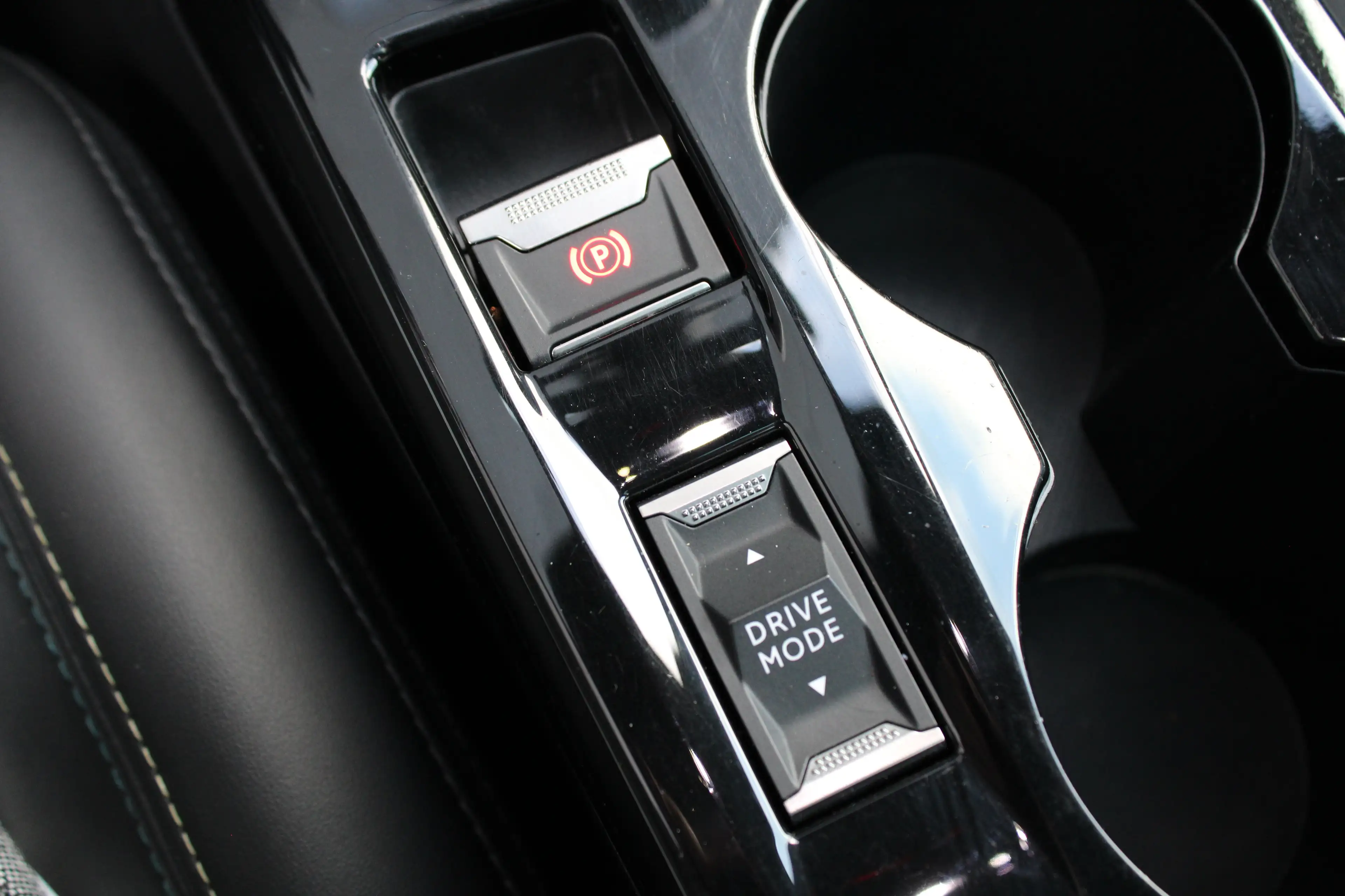 Peugeot 208 1.2 PureTech GT Pack | Navigatie | Camera | Panora — photo 19