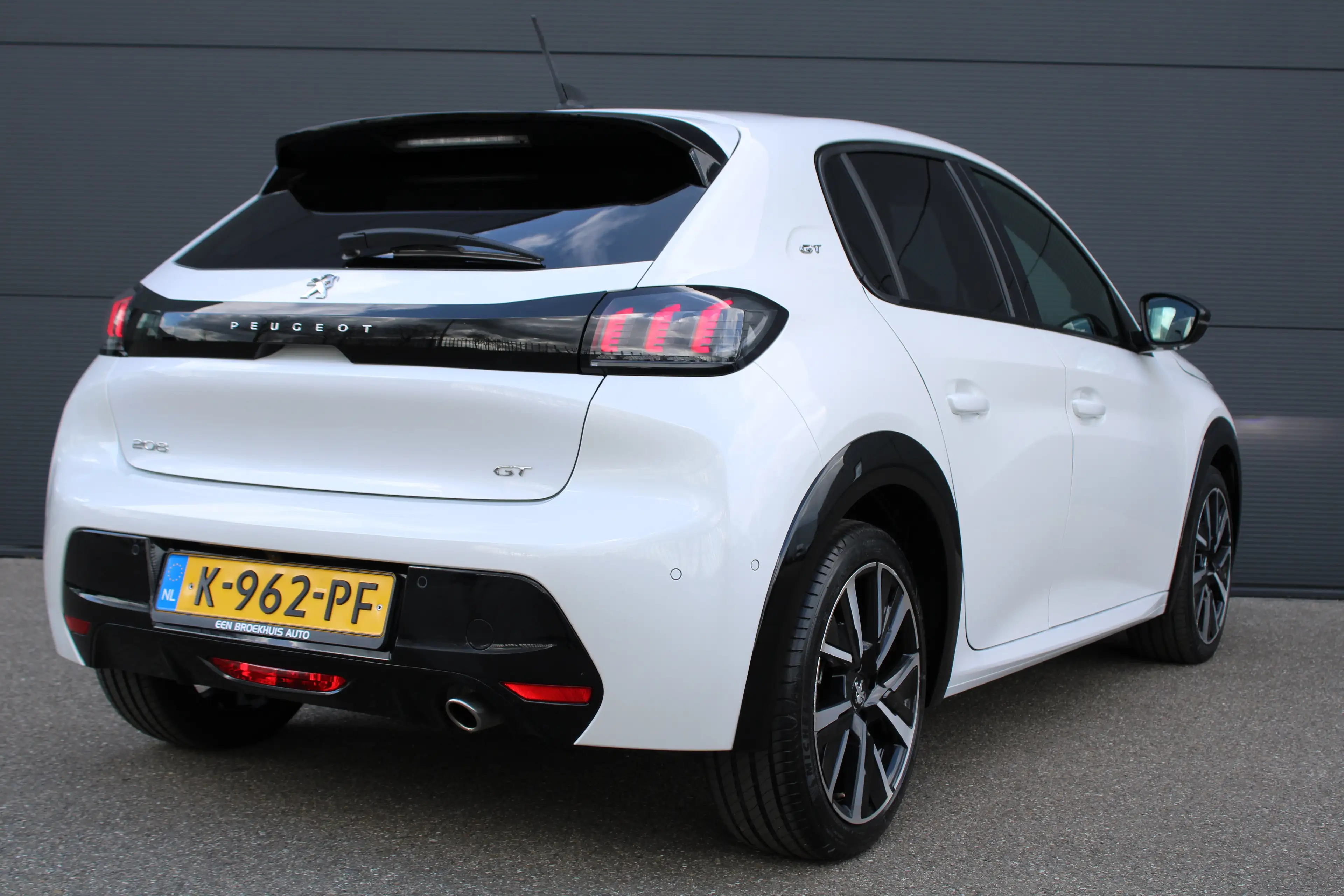 Peugeot 208 1.2 PureTech GT Pack | Navigatie | Camera | Panora — photo 2