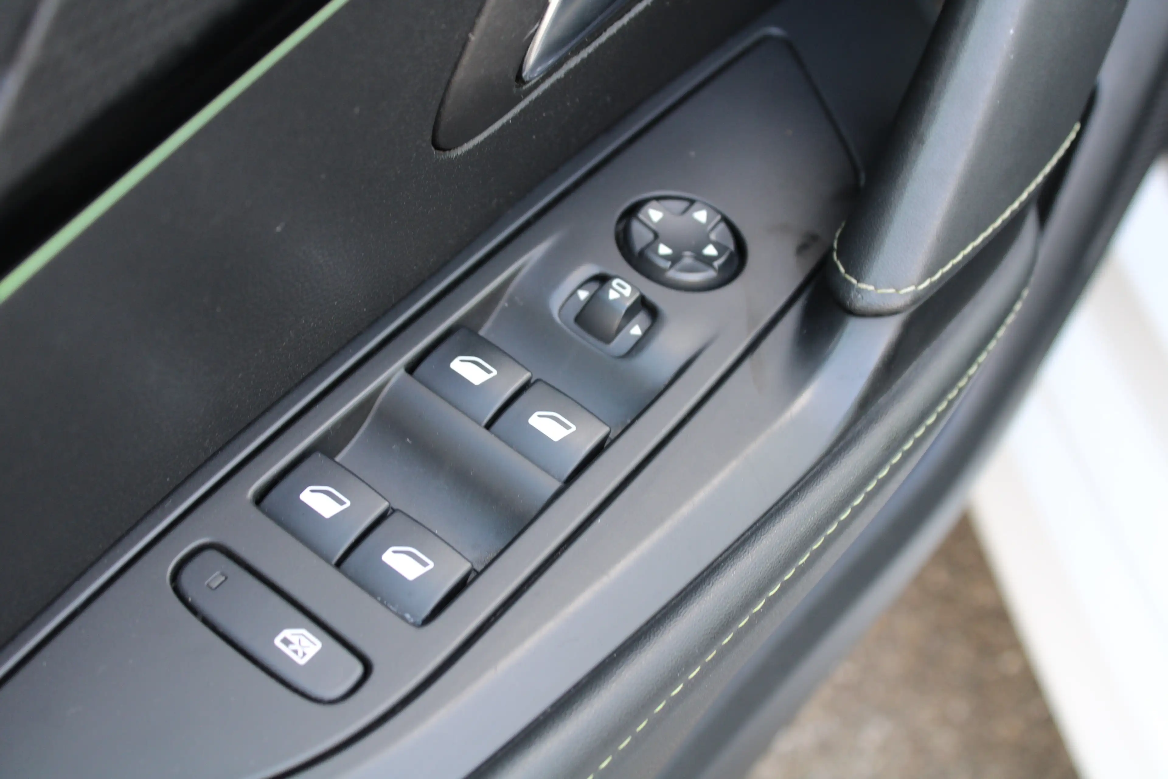 Peugeot 208 1.2 PureTech GT Pack | Navigatie | Camera | Panora — photo 16